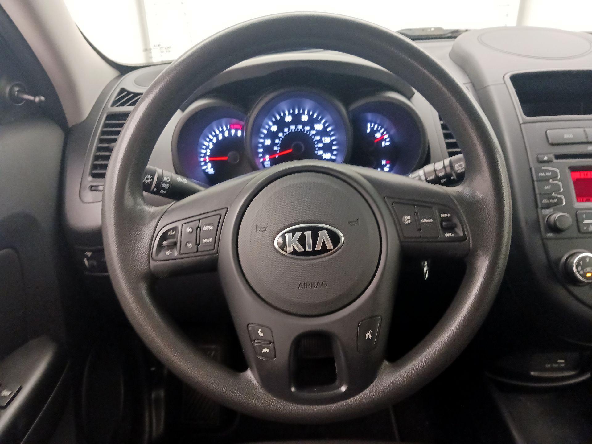 Thumbnail: 2013 Kia Soul - 10
