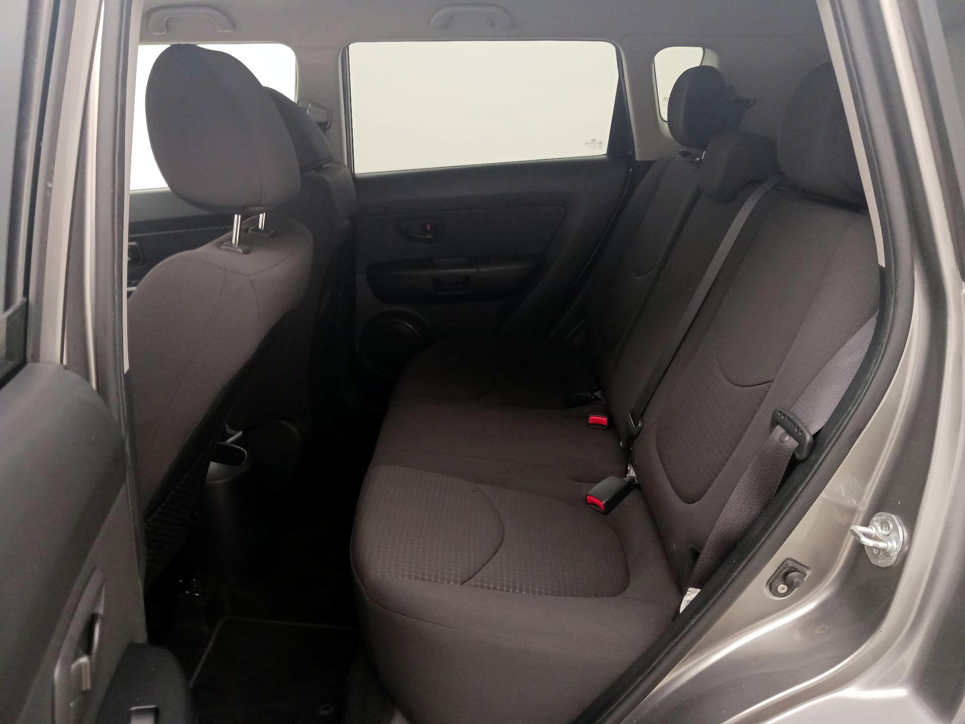 Thumbnail: 2013 Kia Soul - 18