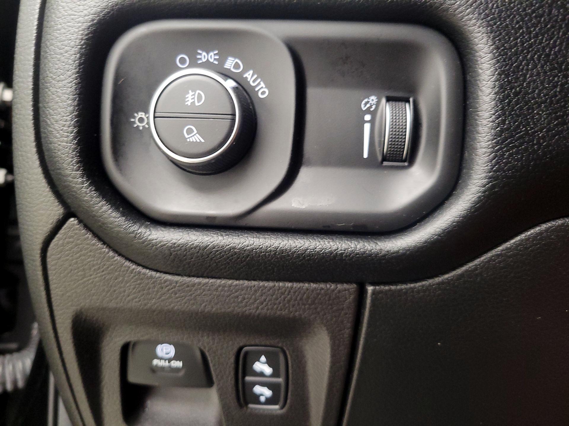 Thumbnail: 2021 RAM 1500 - 13