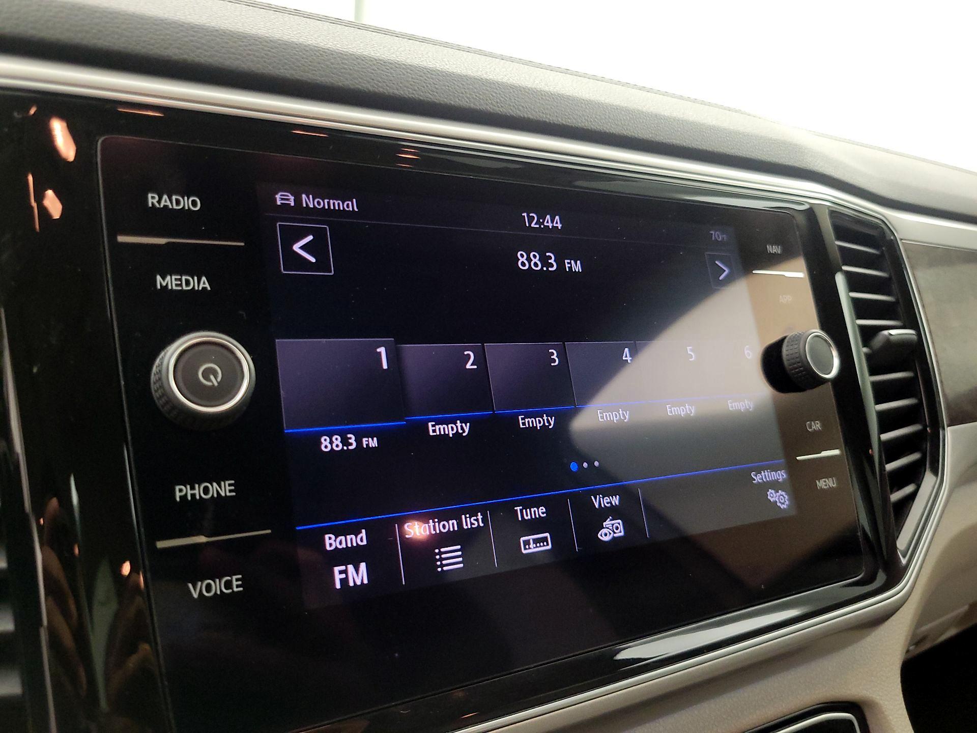 Thumbnail: 2018 Volkswagen Atlas - 16