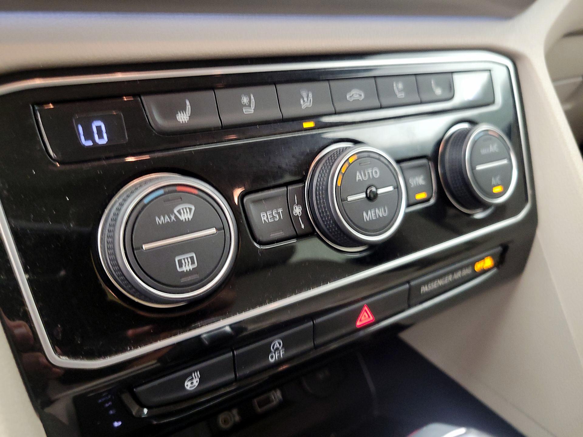 Thumbnail: 2018 Volkswagen Atlas - 17