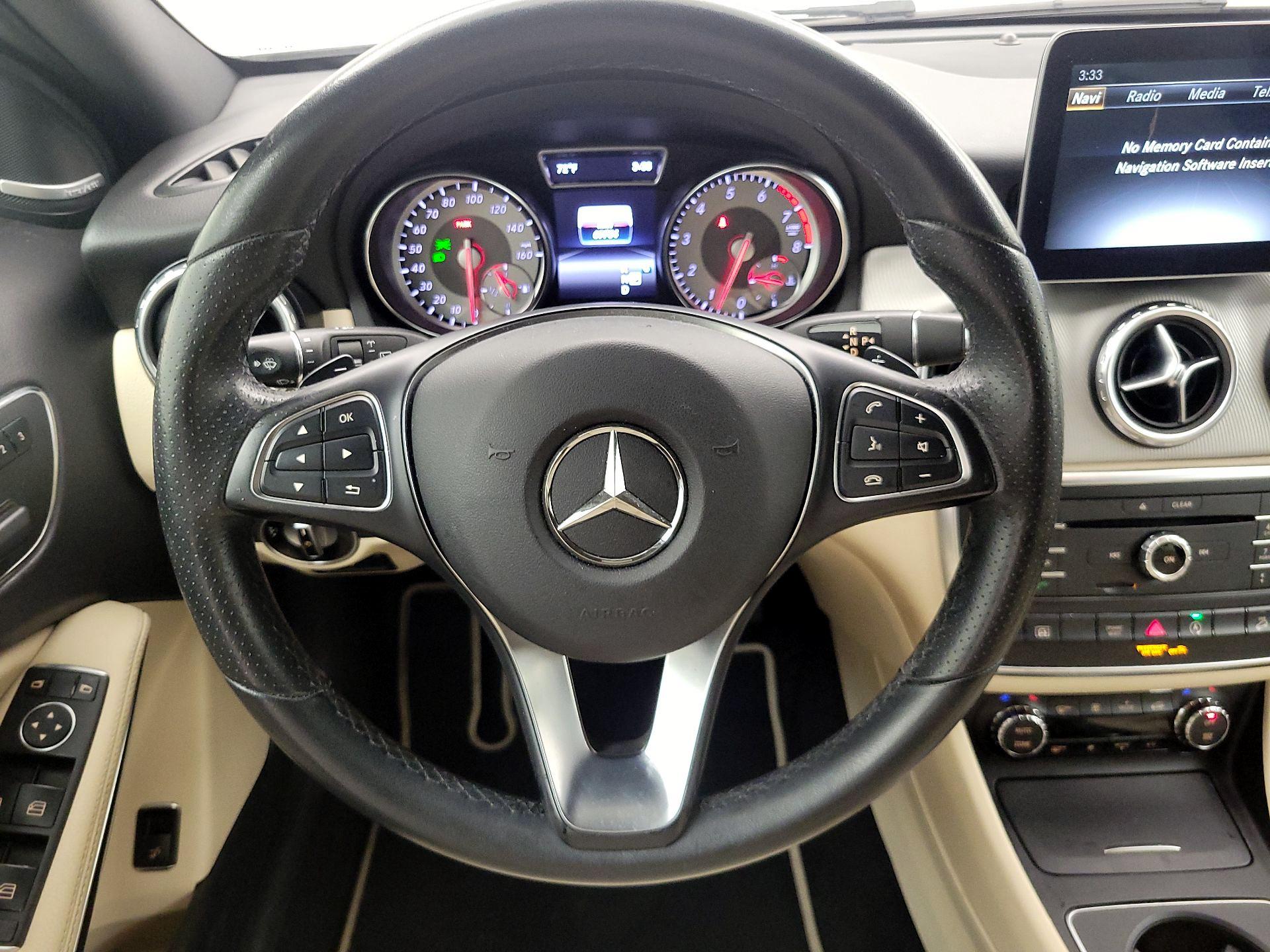 Thumbnail: 2017 Mercedes-Benz GLA - 10