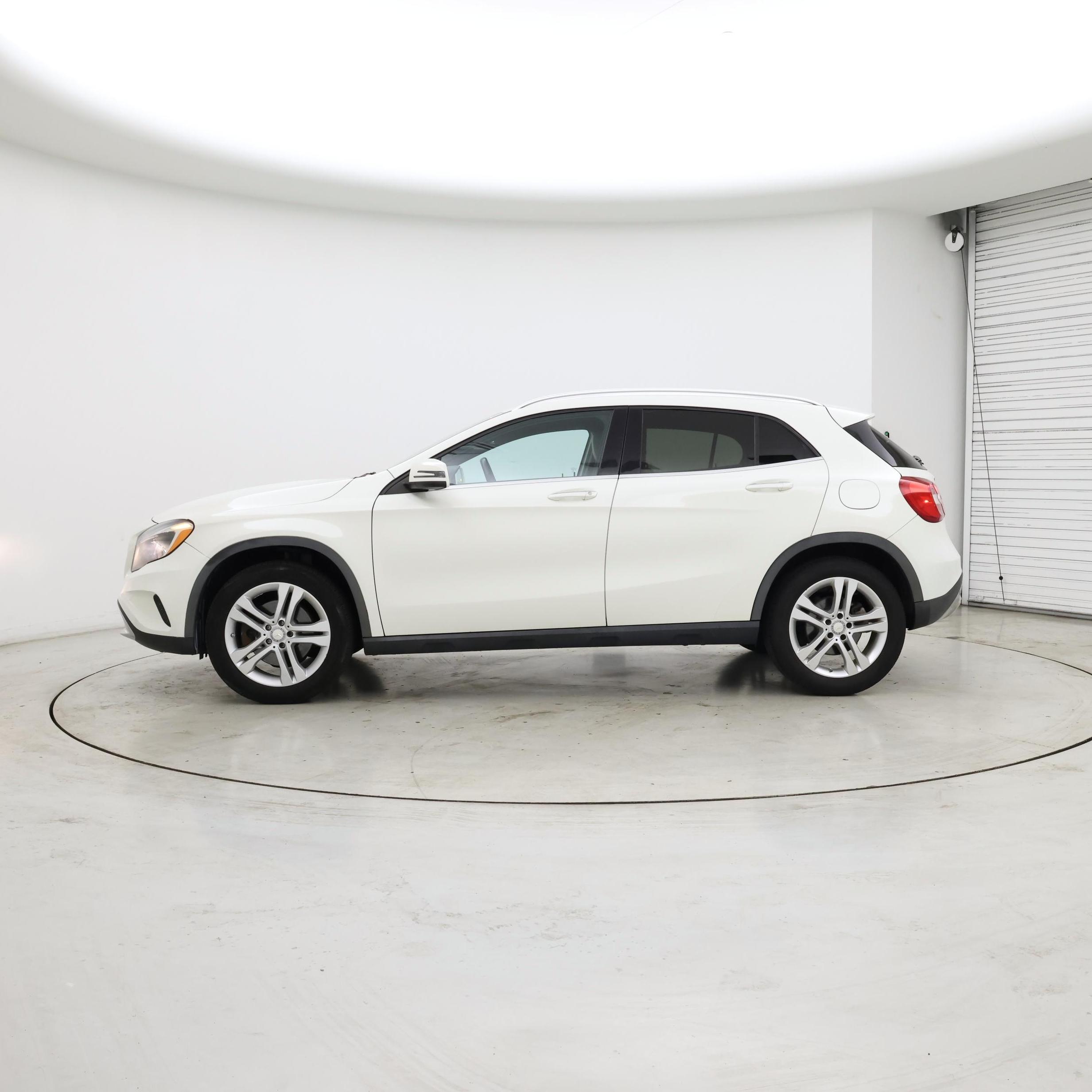 Thumbnail: 2017 Mercedes-Benz GLA - 3