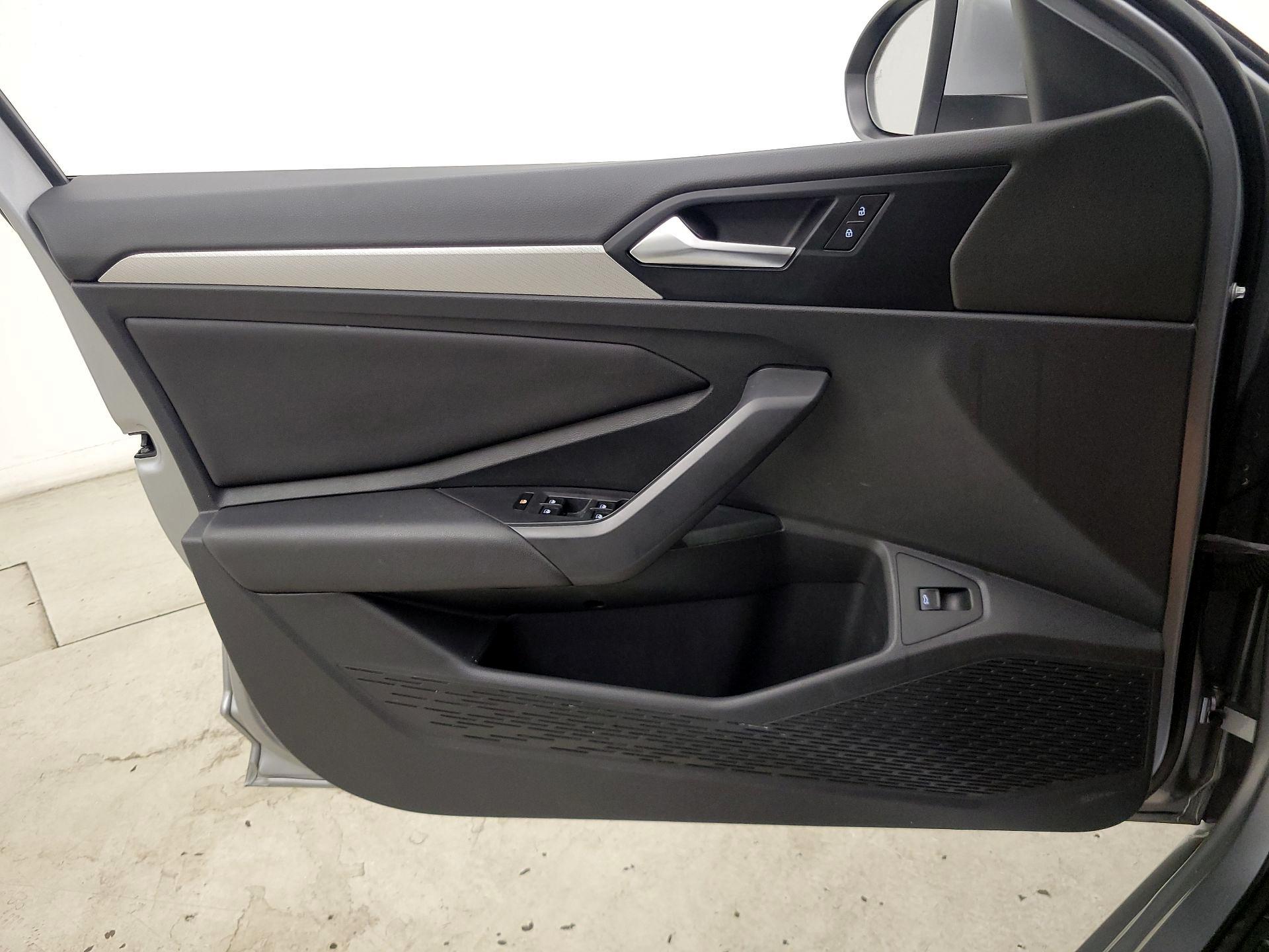 Thumbnail: 2019 Volkswagen Jetta - 12