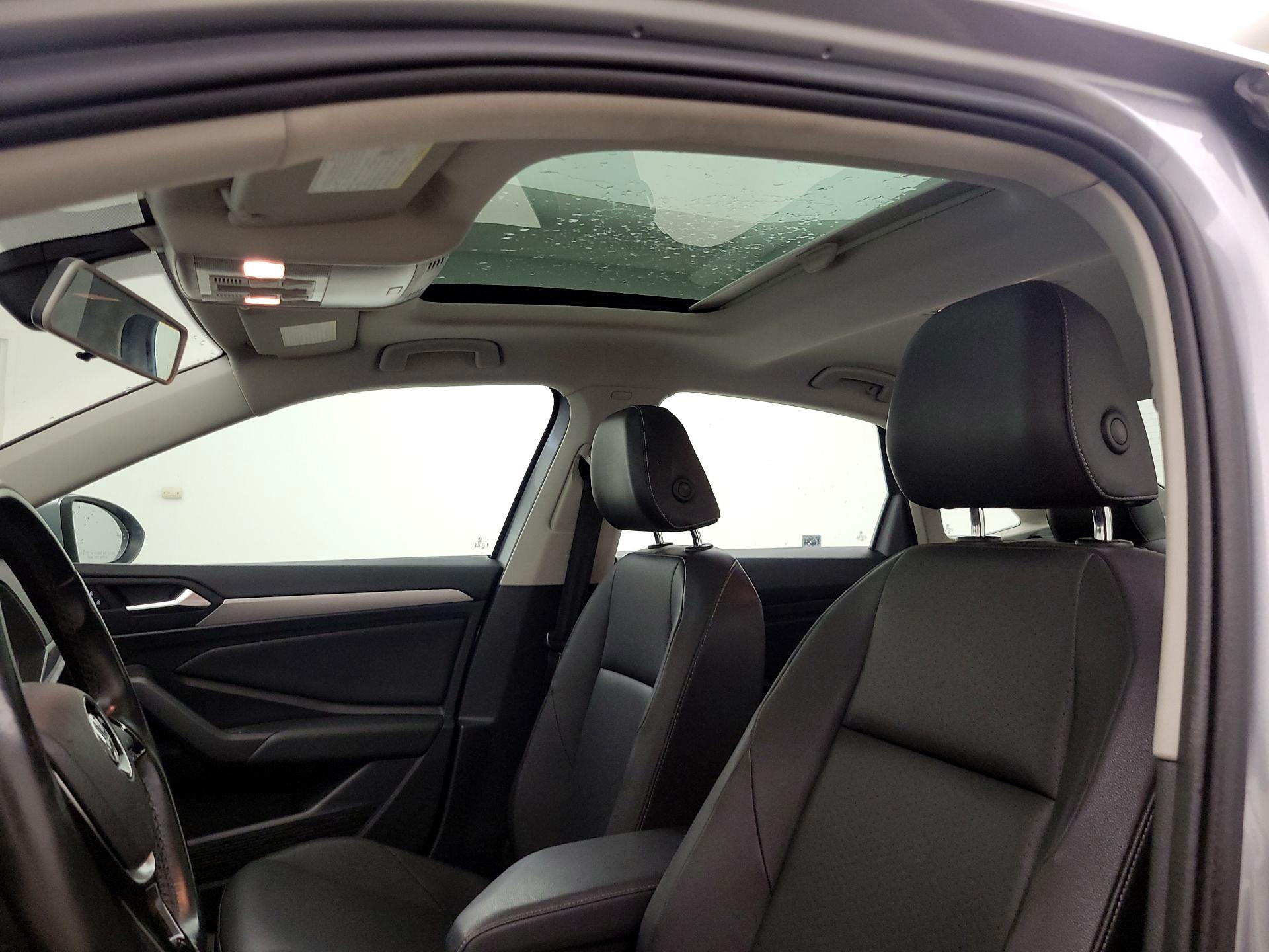 Thumbnail: 2019 Volkswagen Jetta - 18