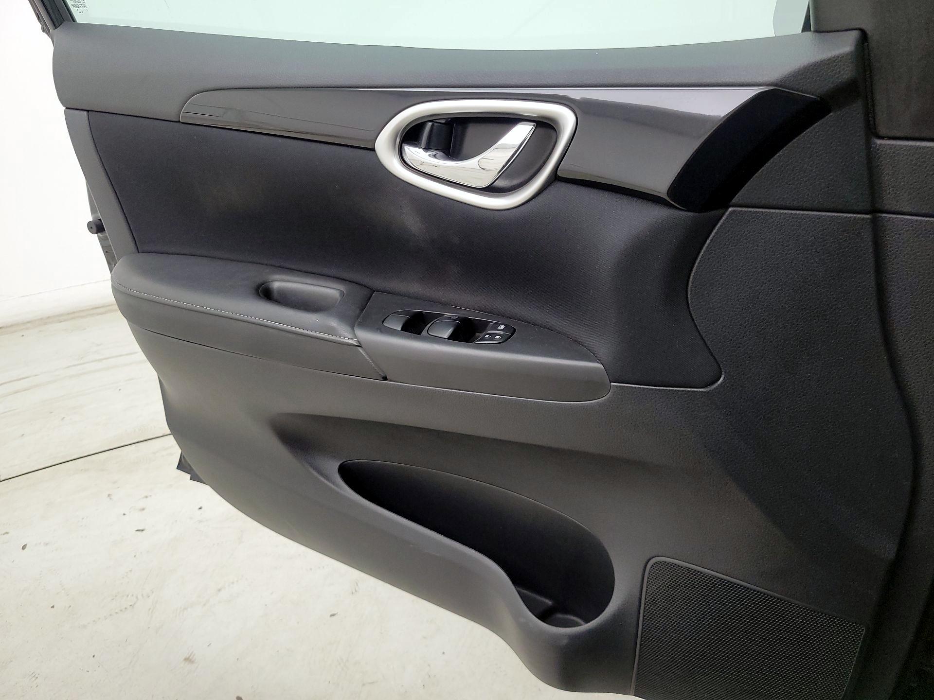 Thumbnail: 2019 Nissan Sentra - 12