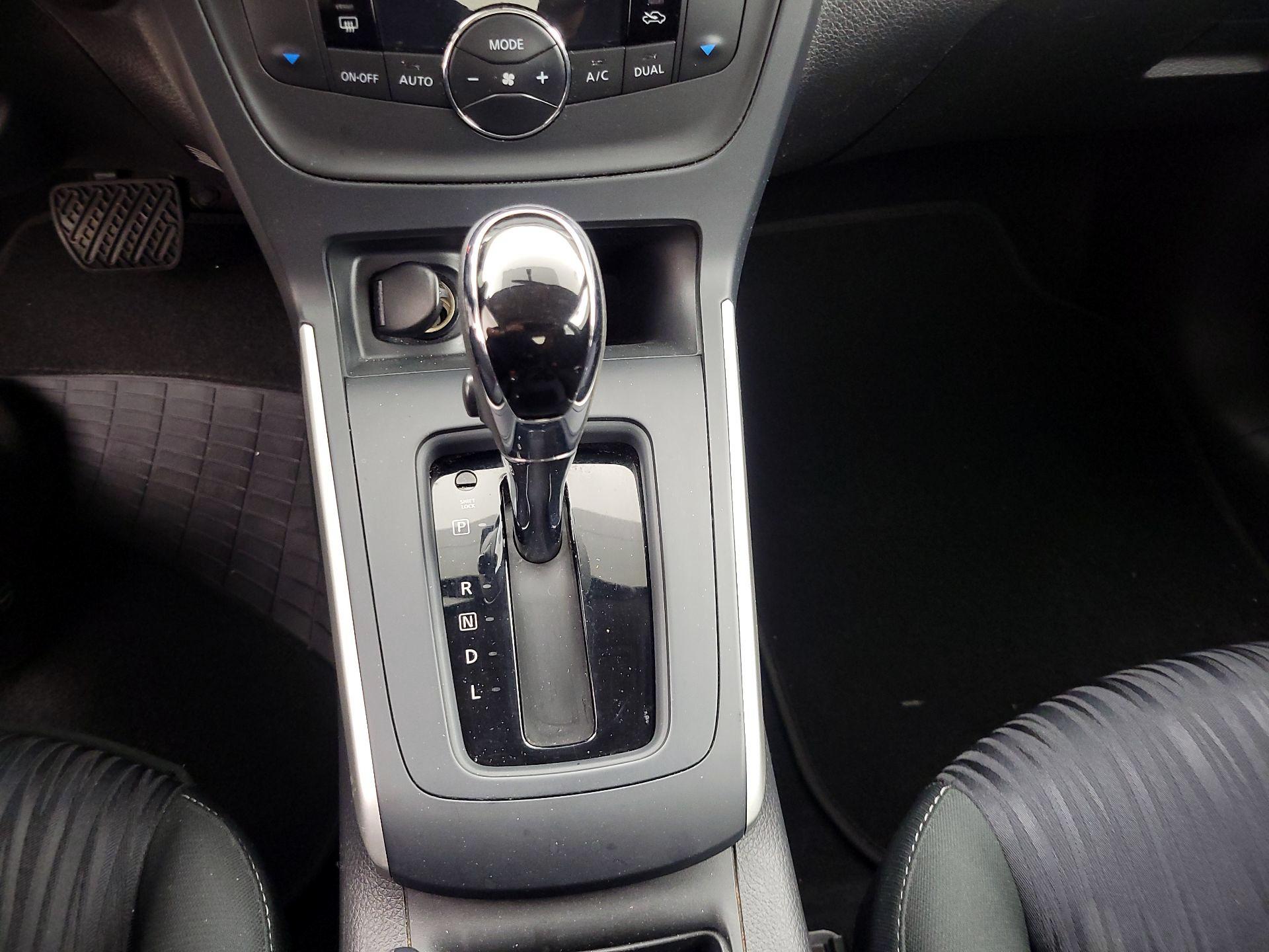 Thumbnail: 2019 Nissan Sentra - 17