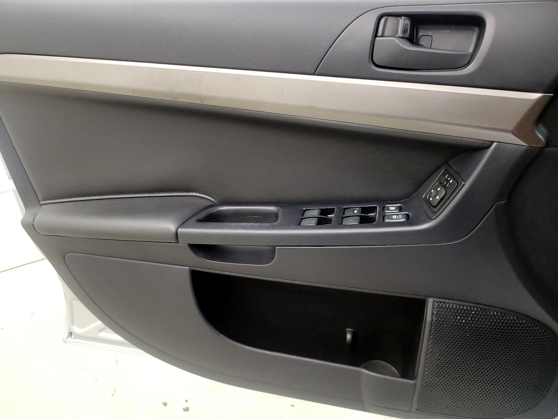 Thumbnail: 2013 Mitsubishi Lancer - 12