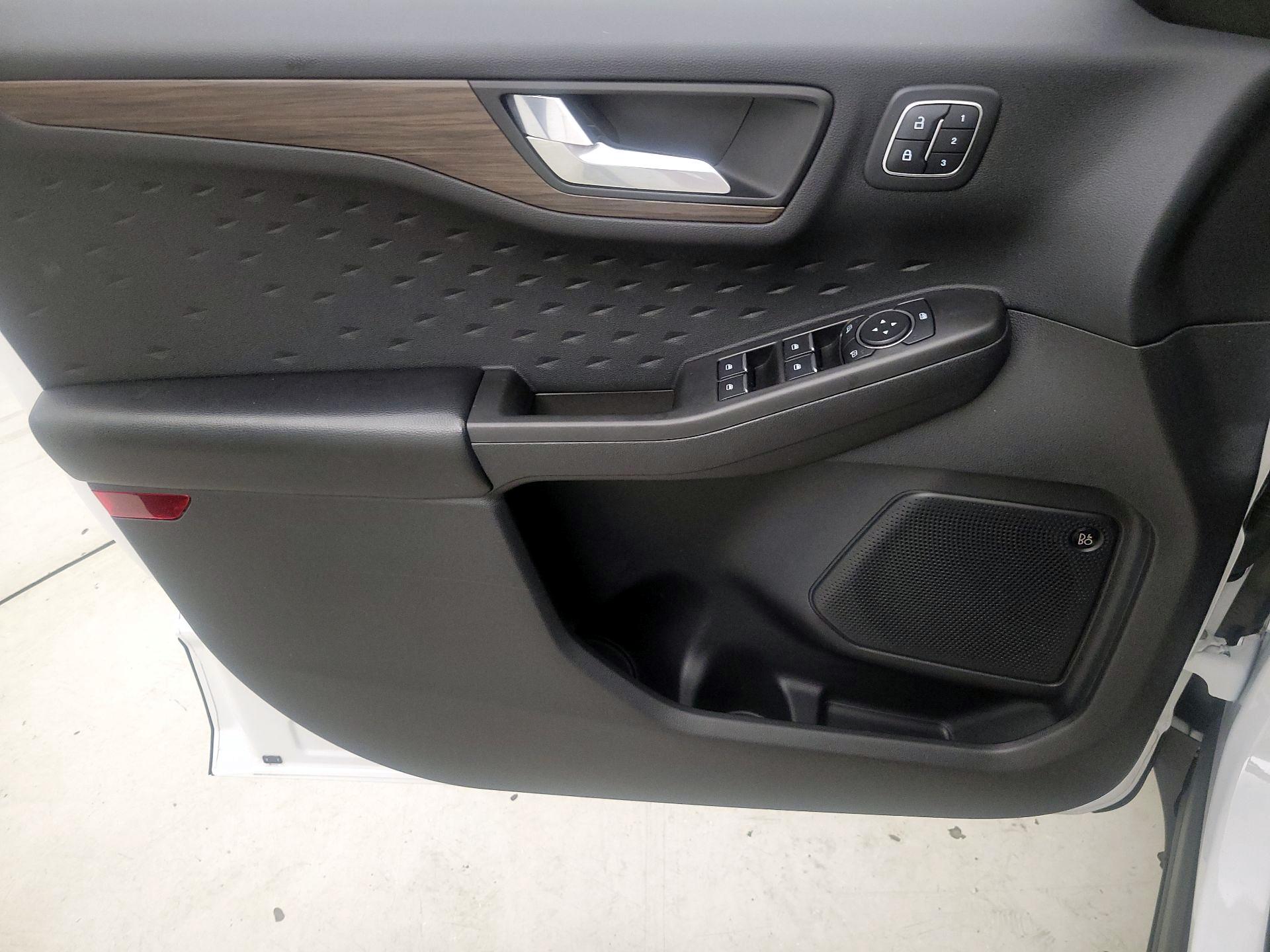 Thumbnail: 2020 Ford Escape - 12