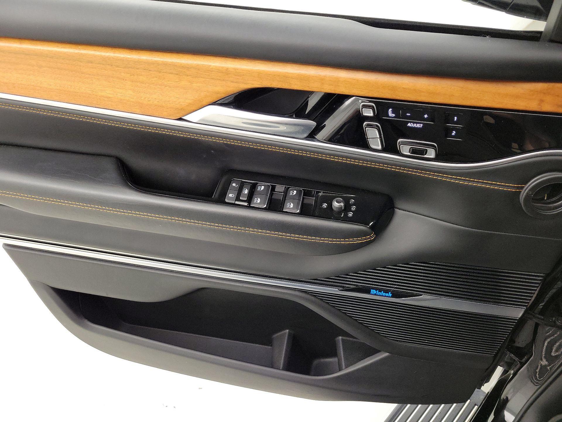 Thumbnail: 2022 Jeep Grand Wagoneer - 12