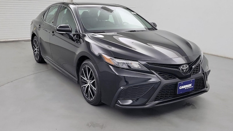 2024 Toyota Camry SE Hero Image