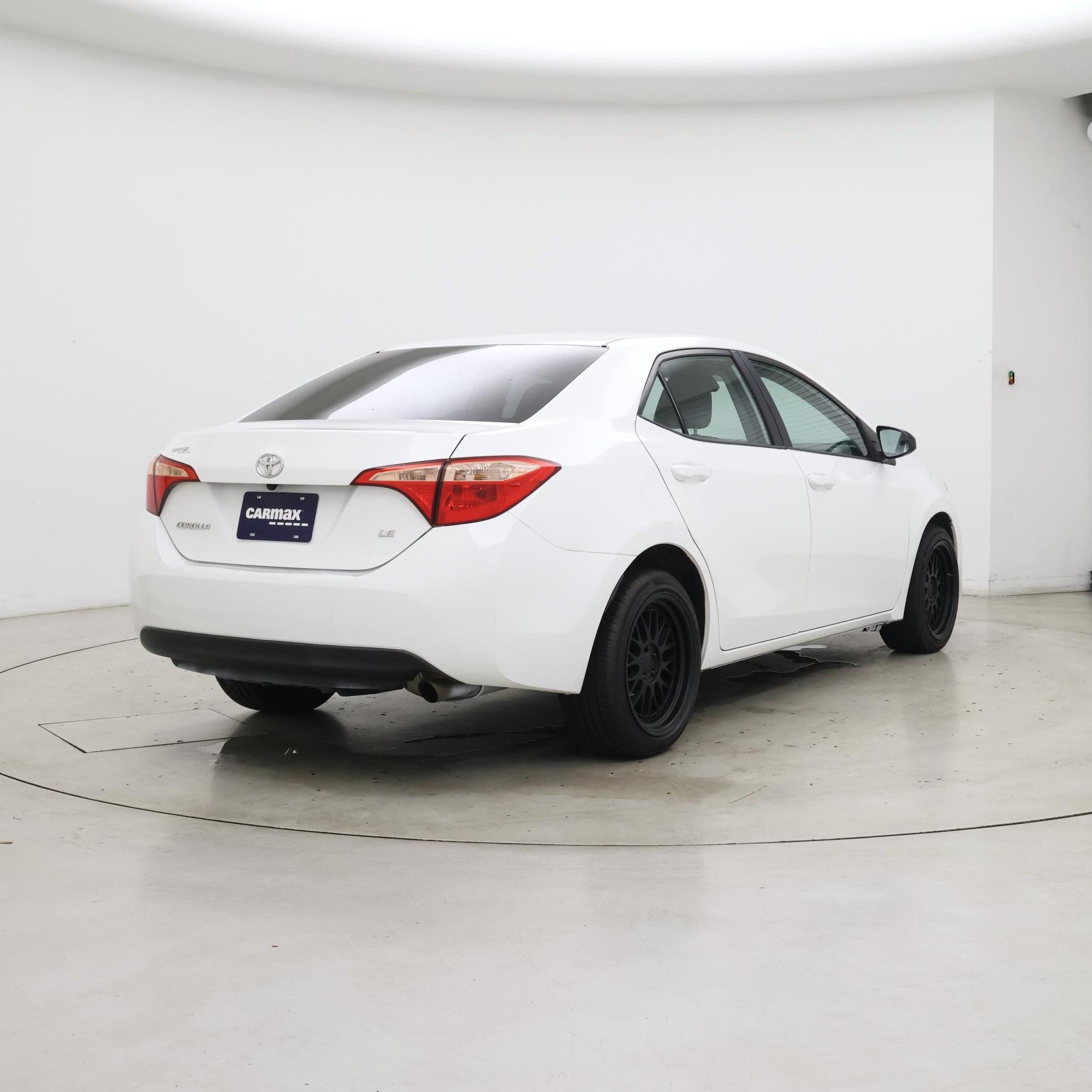 Thumbnail: 2018 Toyota Corolla - 8