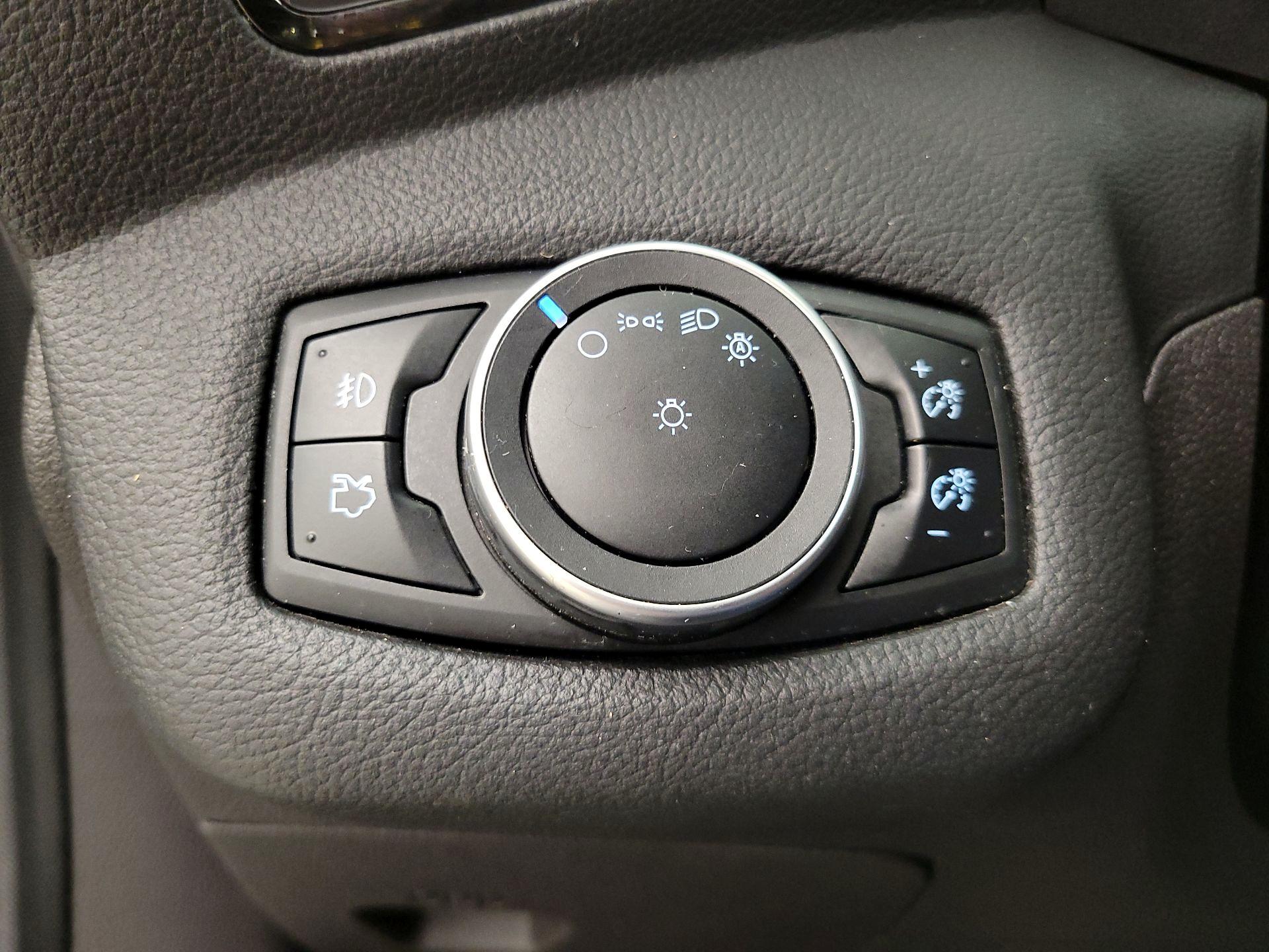 Thumbnail: 2016 Ford Escape - 13