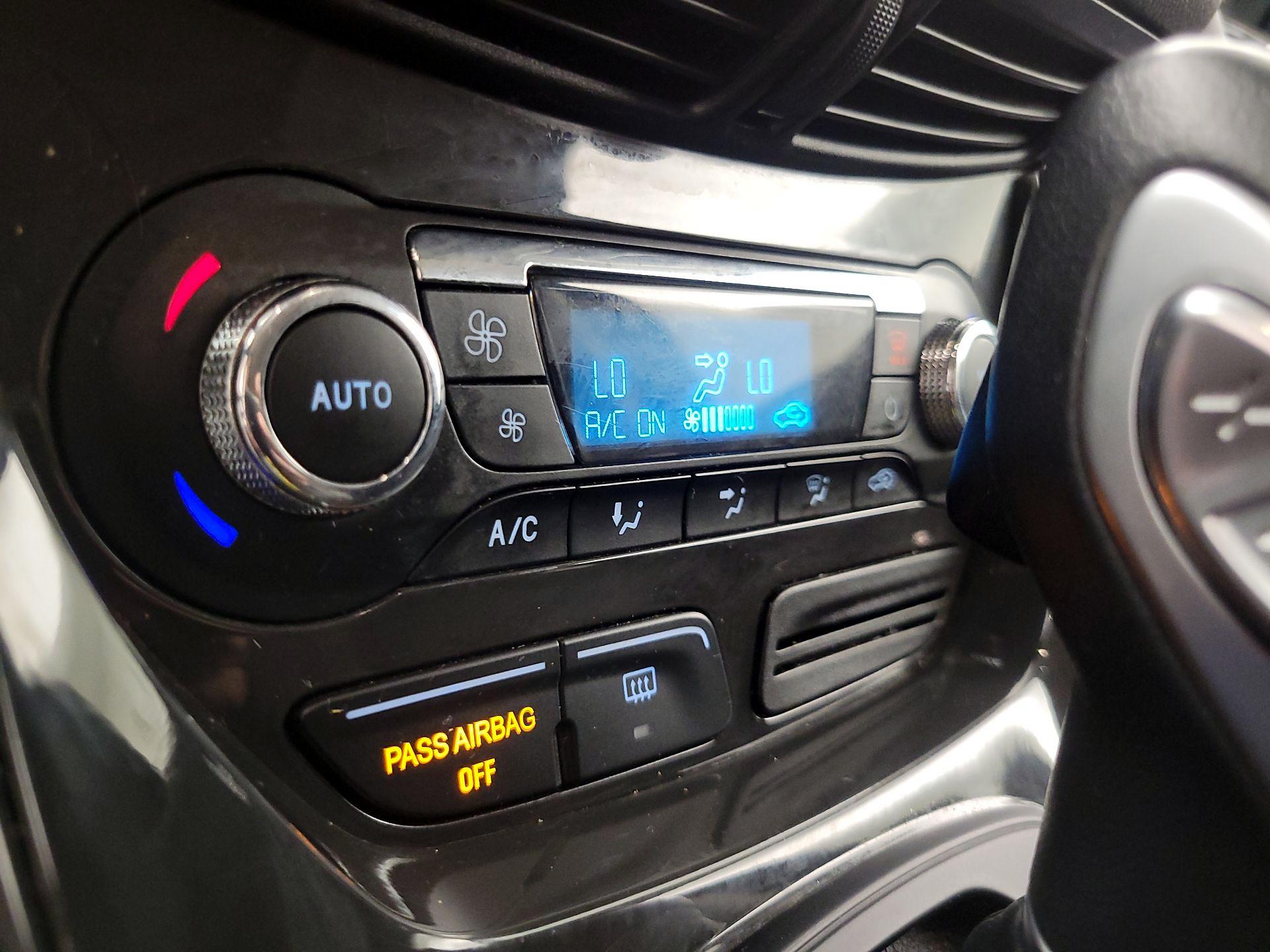 Thumbnail: 2016 Ford Escape - 17