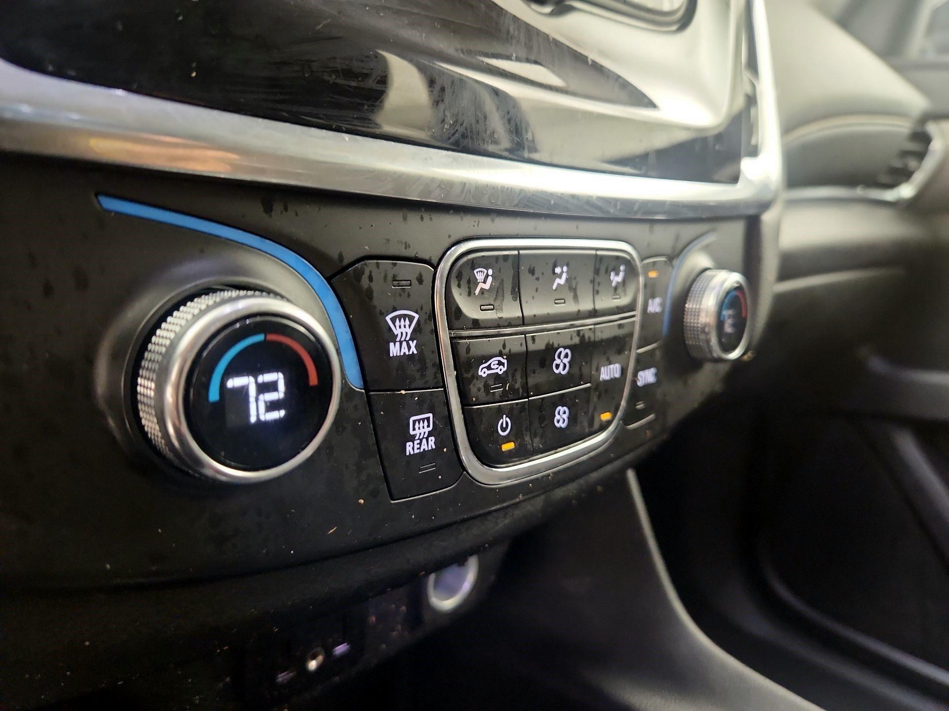 Thumbnail: 2021 Chevrolet Traverse - 16