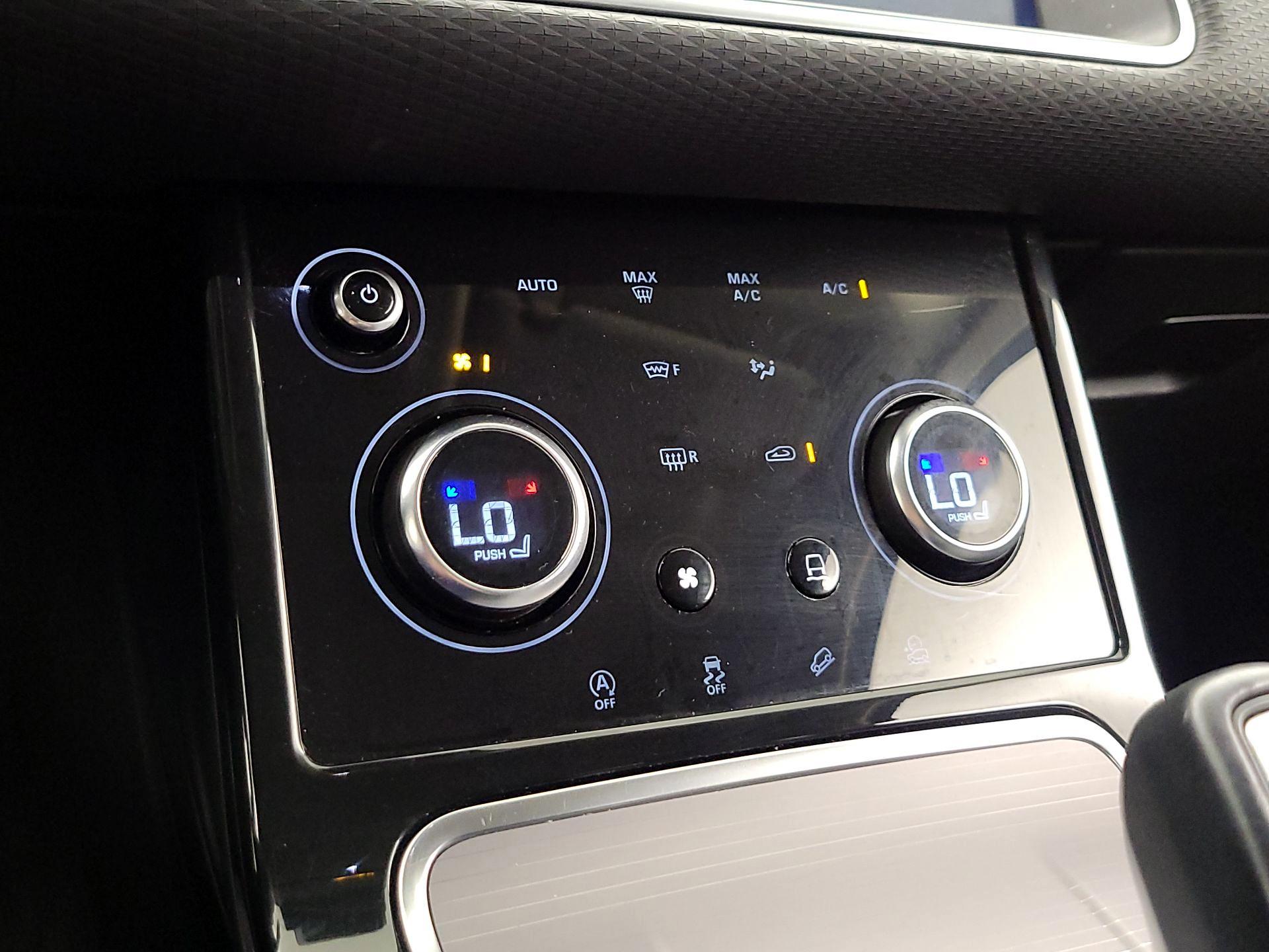 Thumbnail: 2020 Land Rover Range Rover Evoque - 17