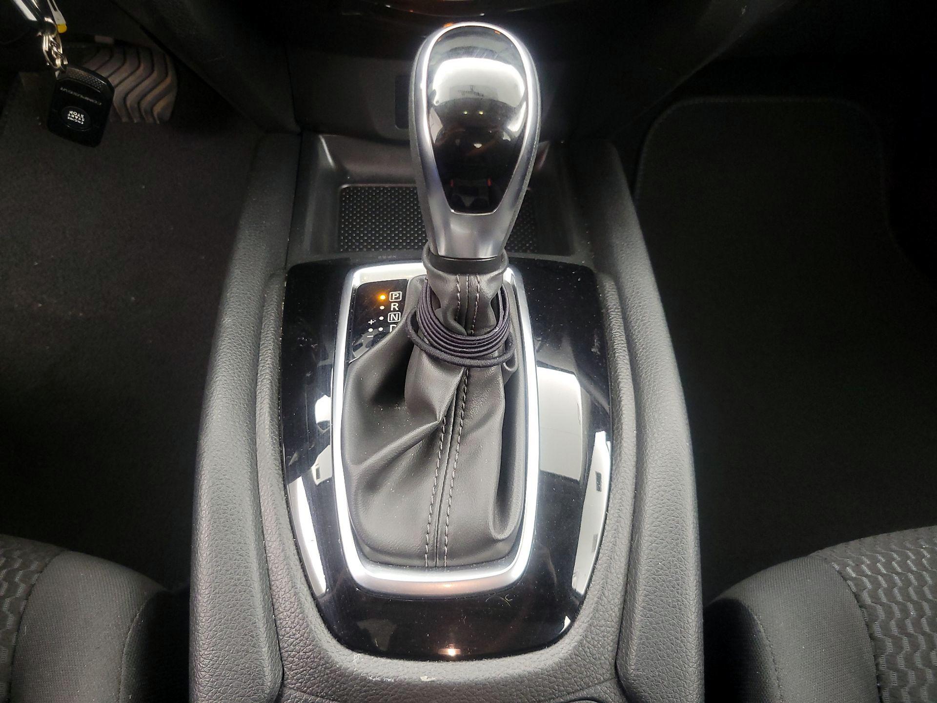 Thumbnail: 2019 Nissan Rogue Sport - 17