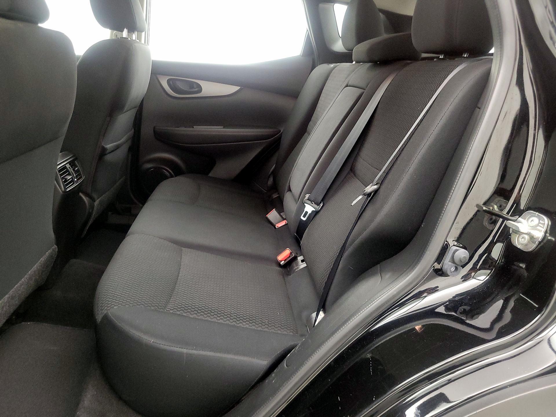 Thumbnail: 2019 Nissan Rogue Sport - 19