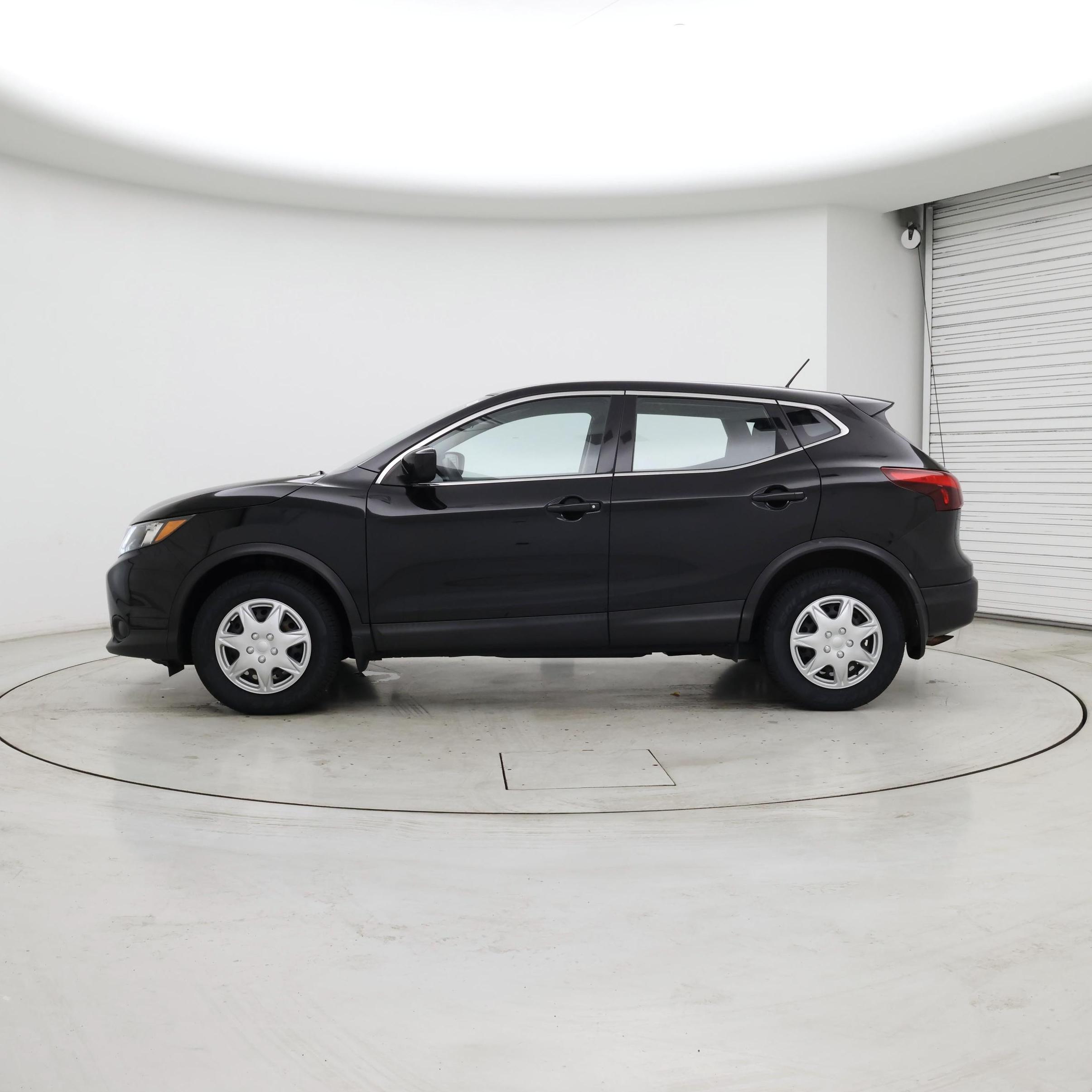 Thumbnail: 2019 Nissan Rogue Sport - 3