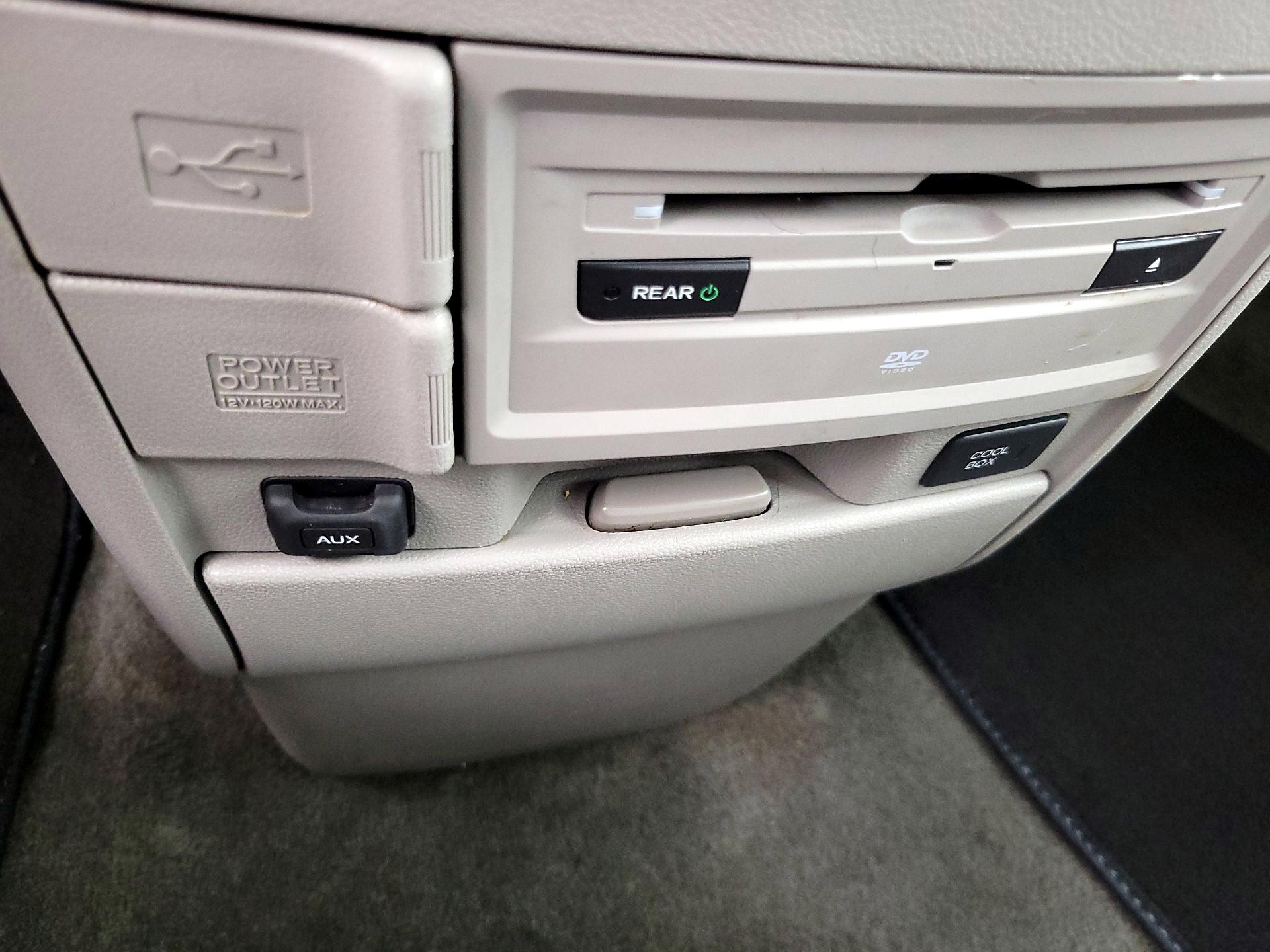 Thumbnail: 2015 Honda Odyssey - 19