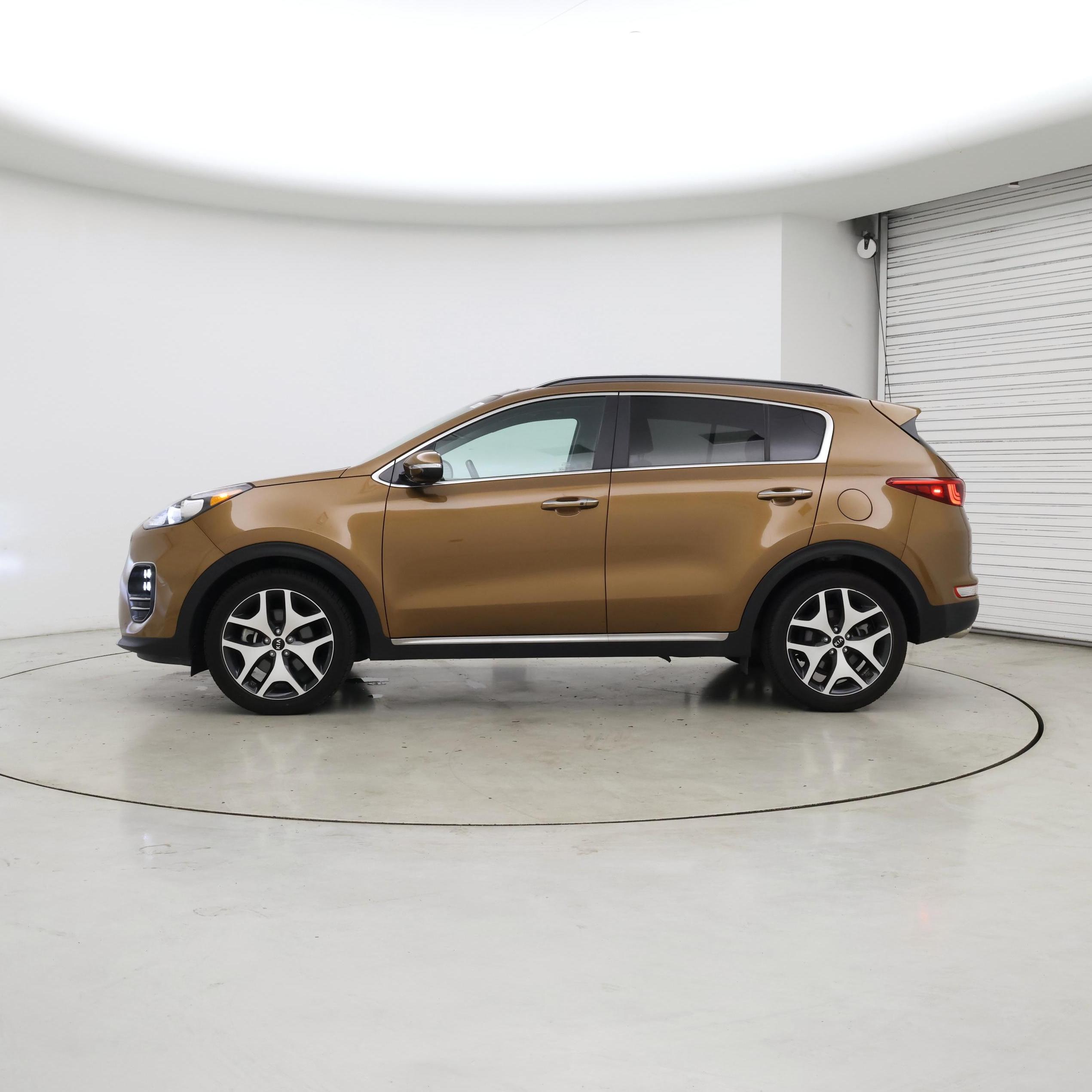 Thumbnail: 2019 Kia Sportage - 3