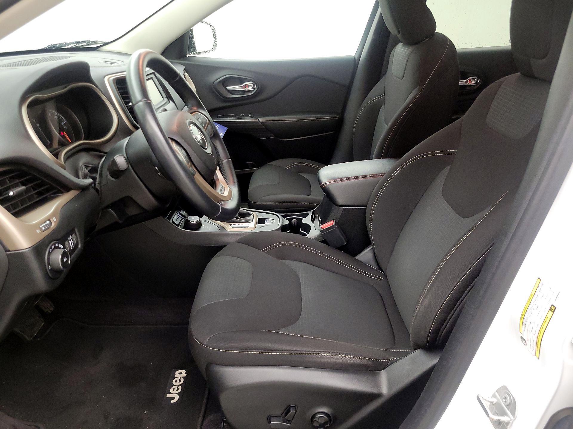 Thumbnail: 2016 Jeep Cherokee - 11