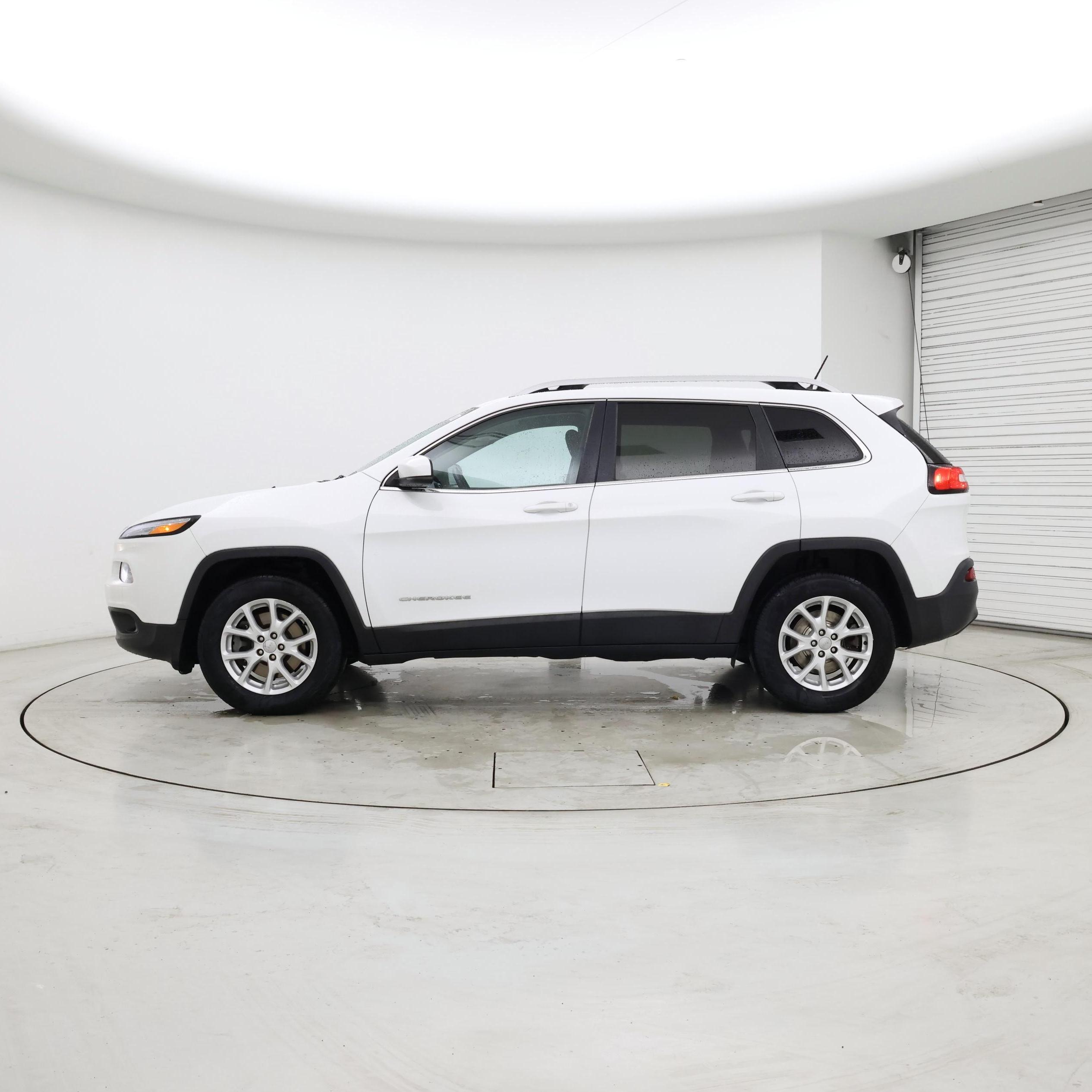 Thumbnail: 2016 Jeep Cherokee - 3