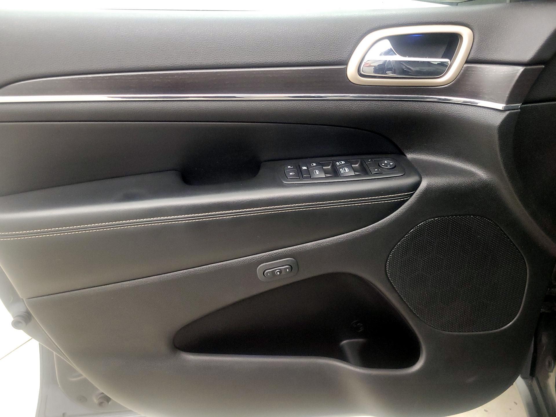 Thumbnail: 2014 Jeep Grand Cherokee - 12