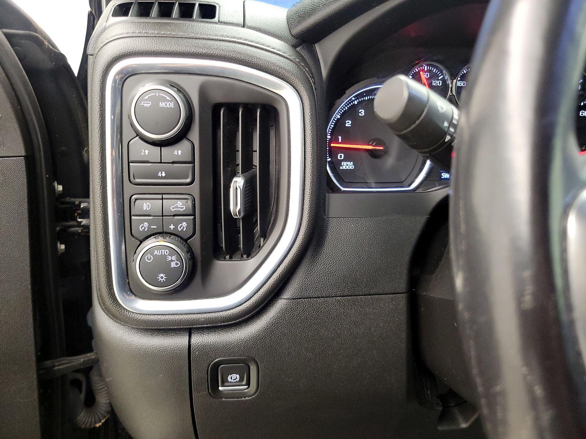 Thumbnail: 2022 Chevrolet Silverado 2500 - 13