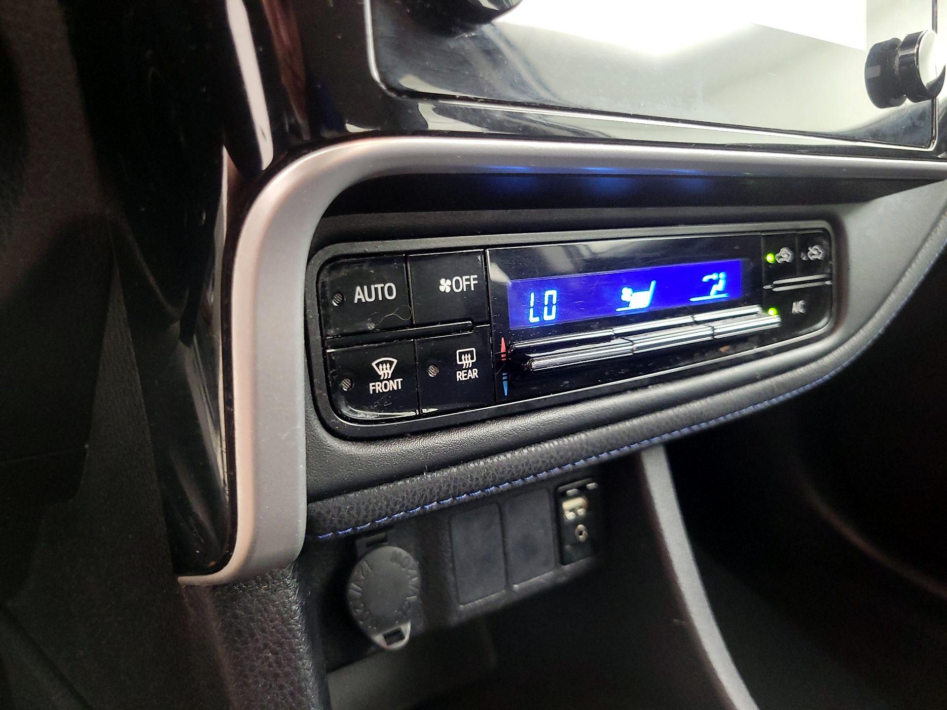 Thumbnail: 2019 Toyota Corolla - 16
