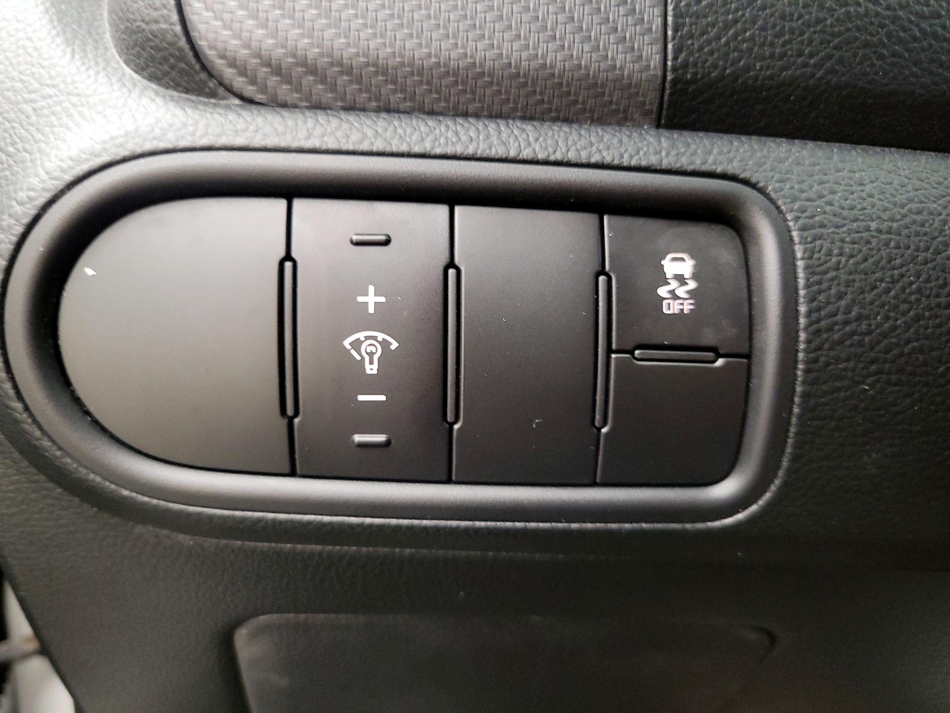 Thumbnail: 2017 Kia Forte - 13