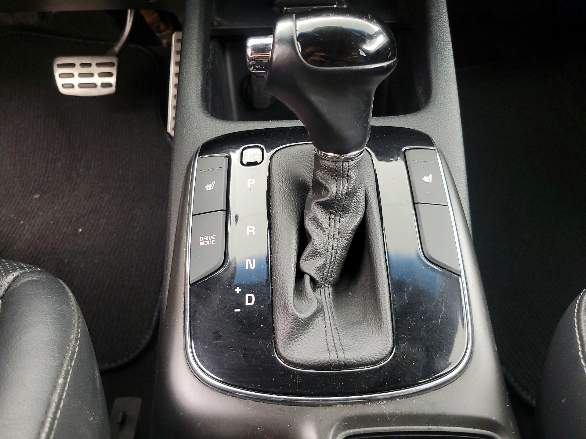 Thumbnail: 2017 Kia Forte - 17