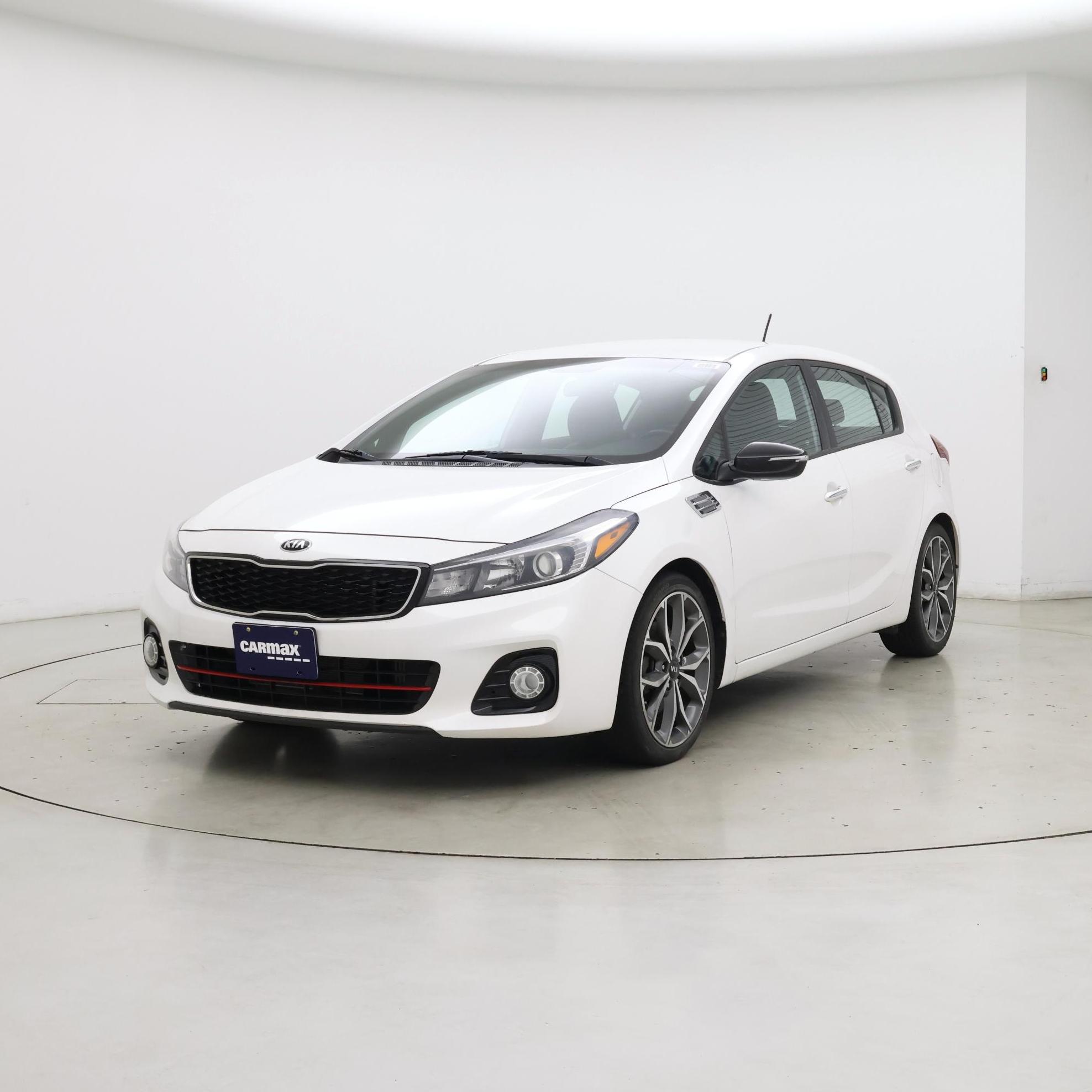 Thumbnail: 2017 Kia Forte - 4