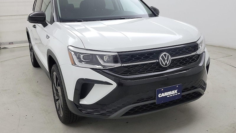 2024 Volkswagen Taos SE Hero Image