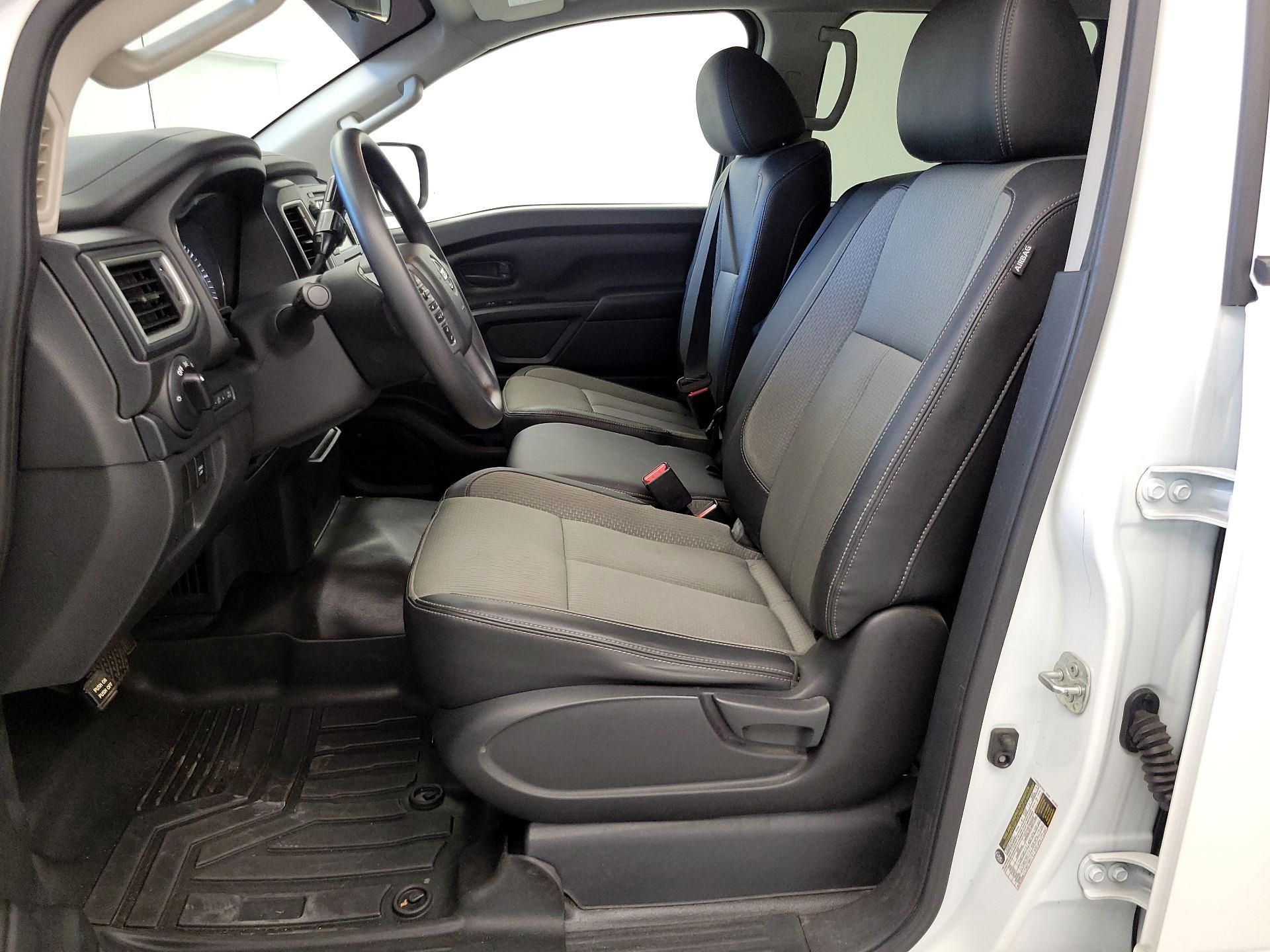 Thumbnail: 2019 Nissan Titan - 11