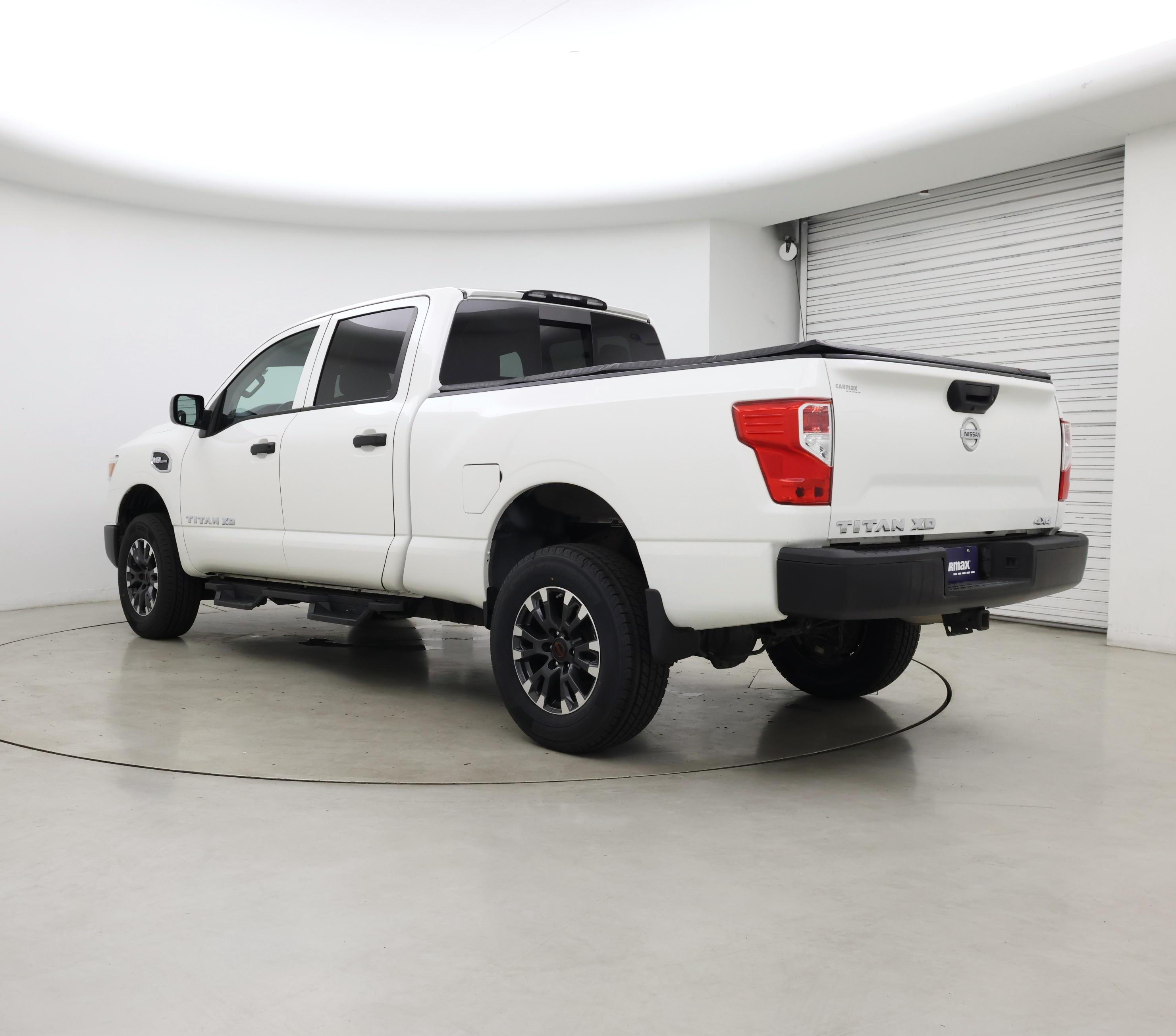 Thumbnail: 2019 Nissan Titan - 2