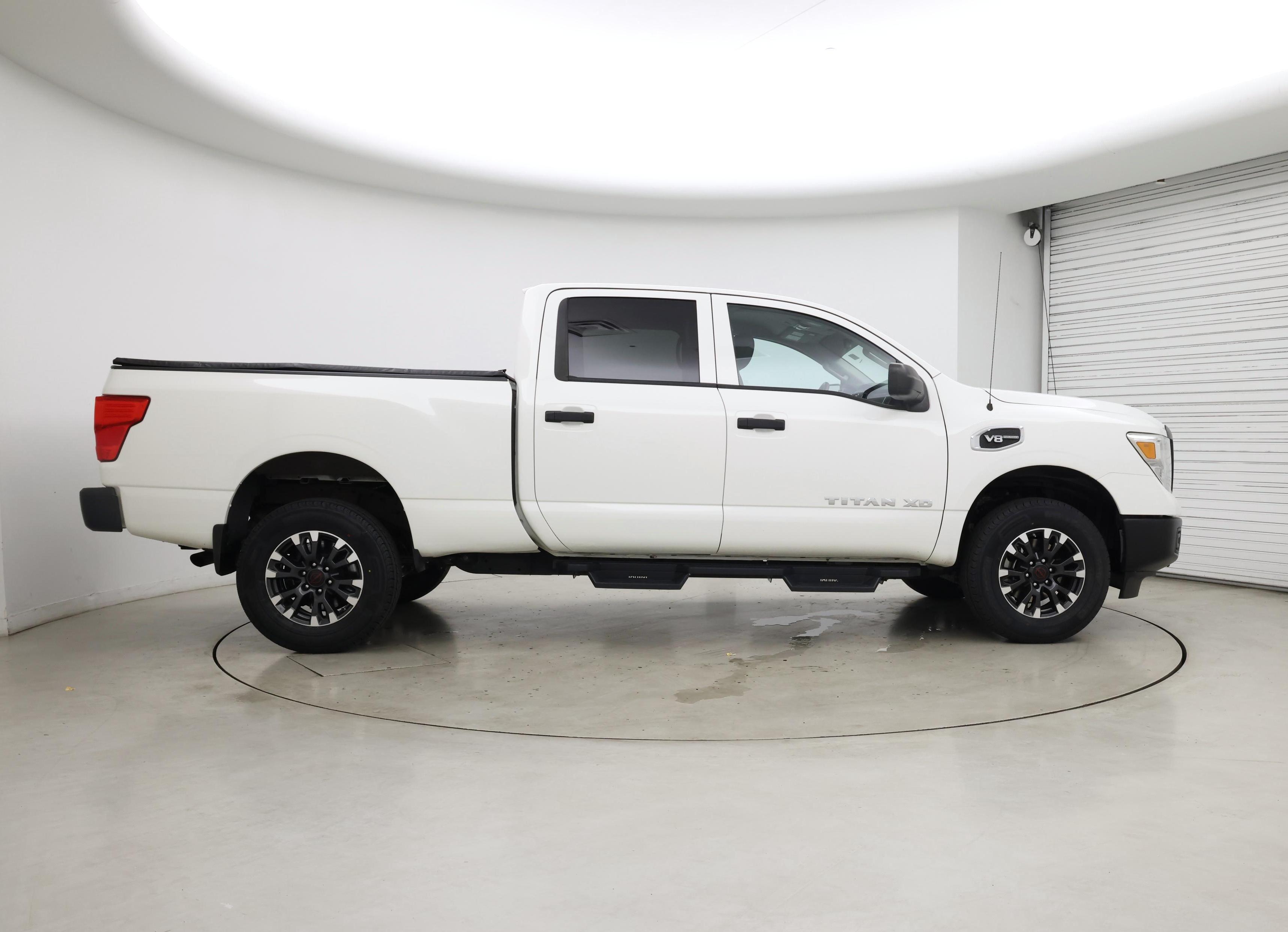 Thumbnail: 2019 Nissan Titan - 7