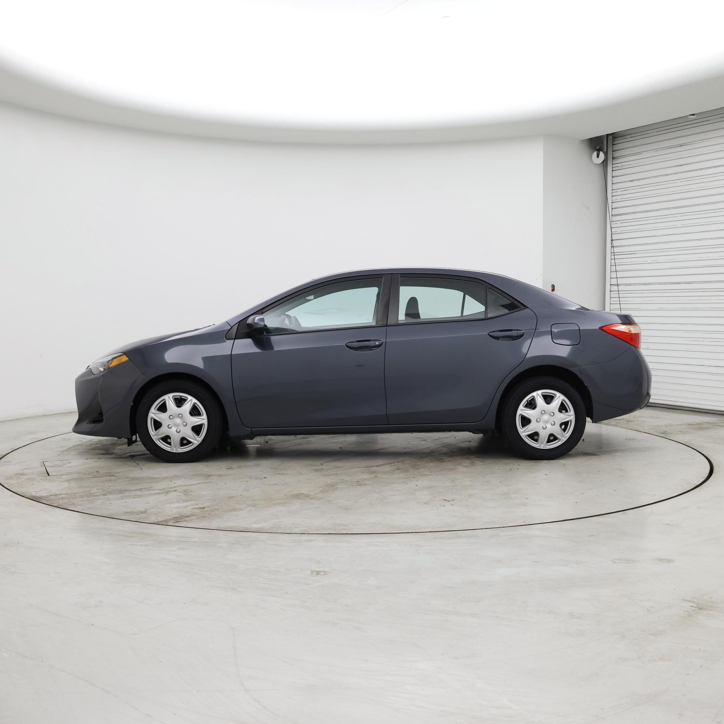 Thumbnail: 2017 Toyota Corolla - 3