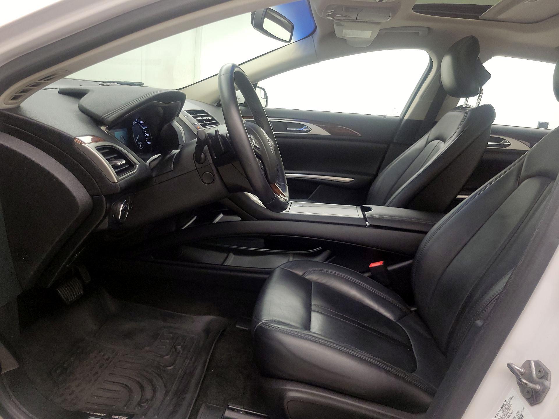 Thumbnail: 2016 Lincoln MKZ - 11