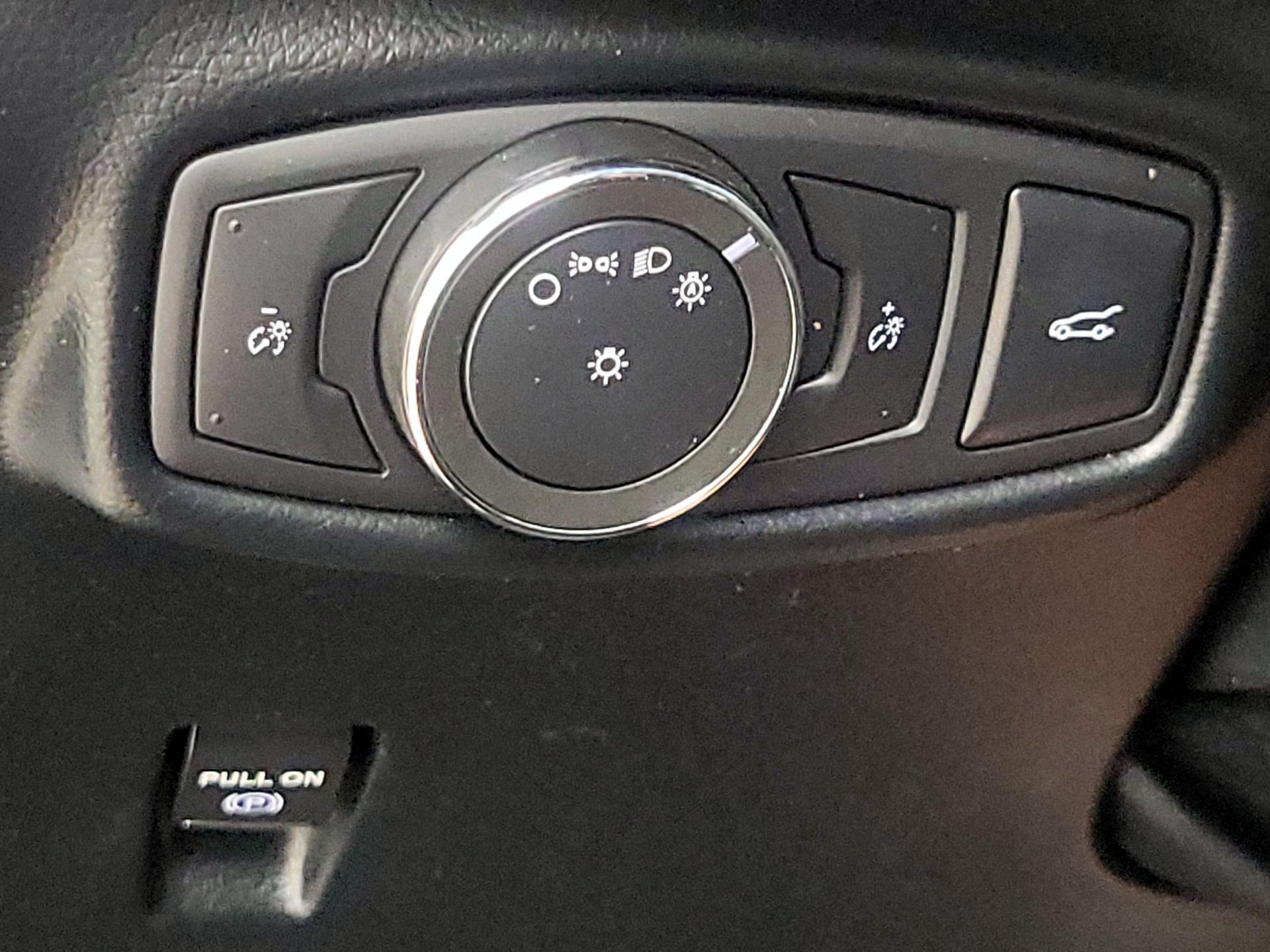 Thumbnail: 2016 Lincoln MKZ - 13