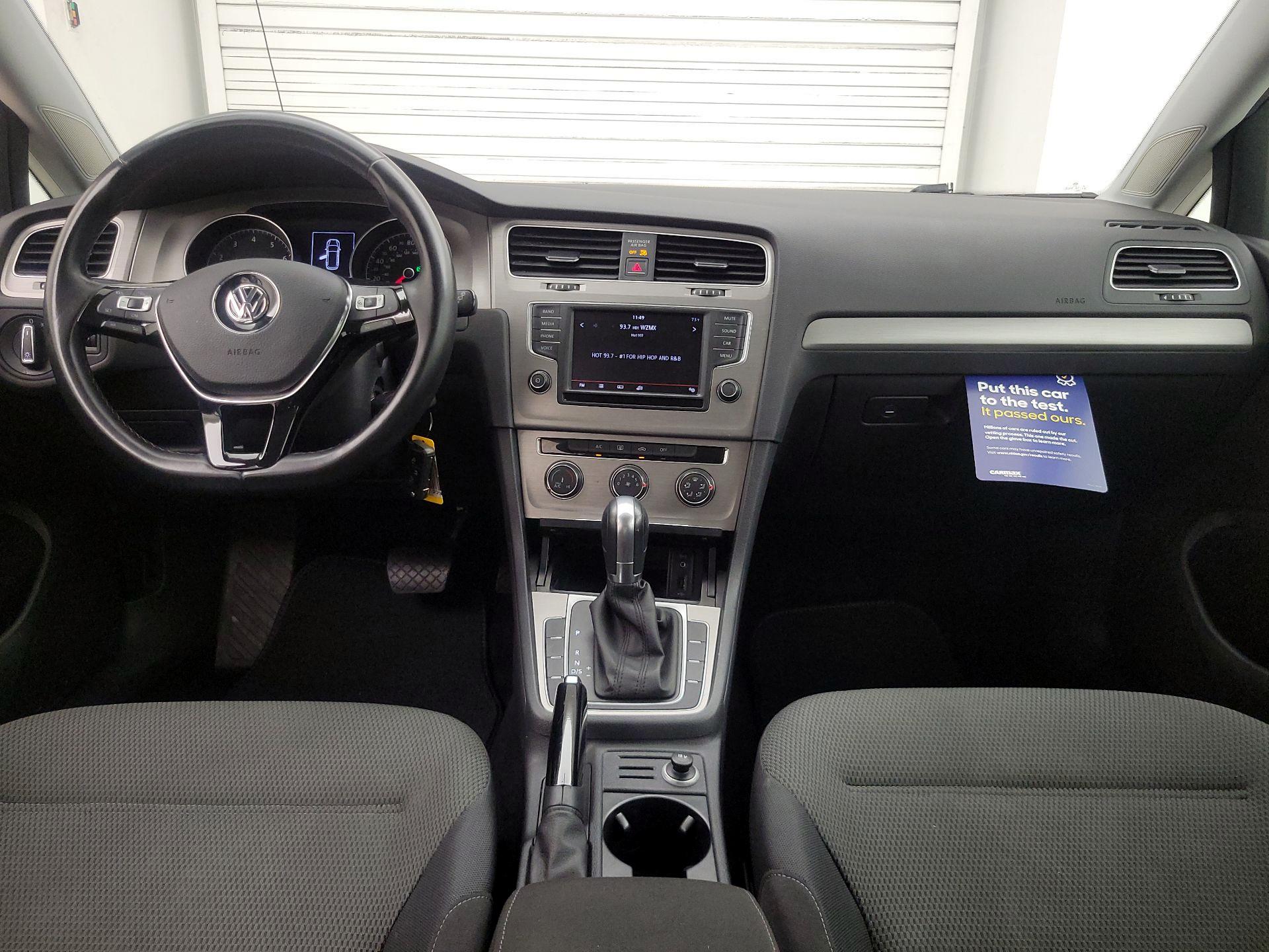 Thumbnail: 2016 Volkswagen Golf - 9
