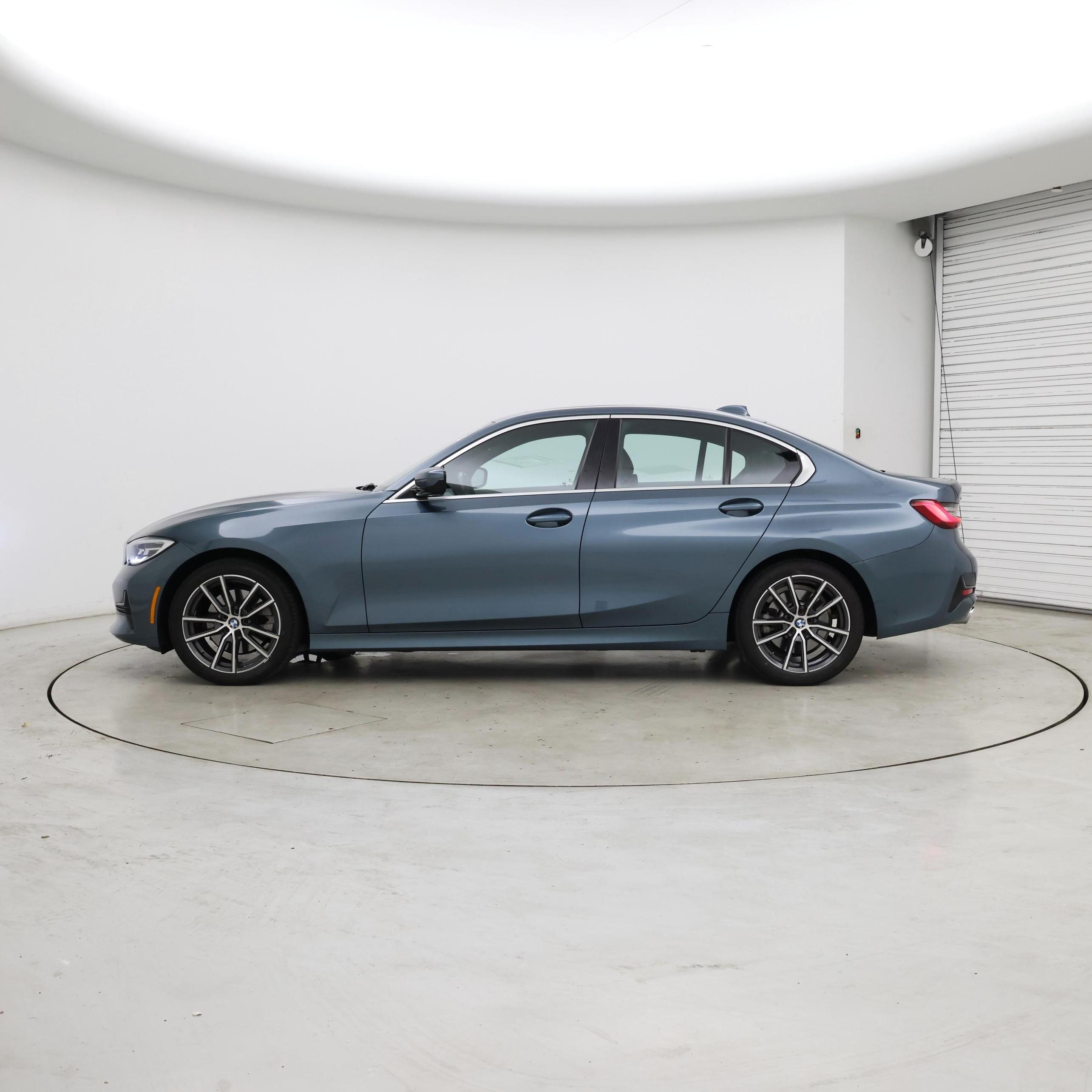 Thumbnail: 2021 BMW 3 Series - 3