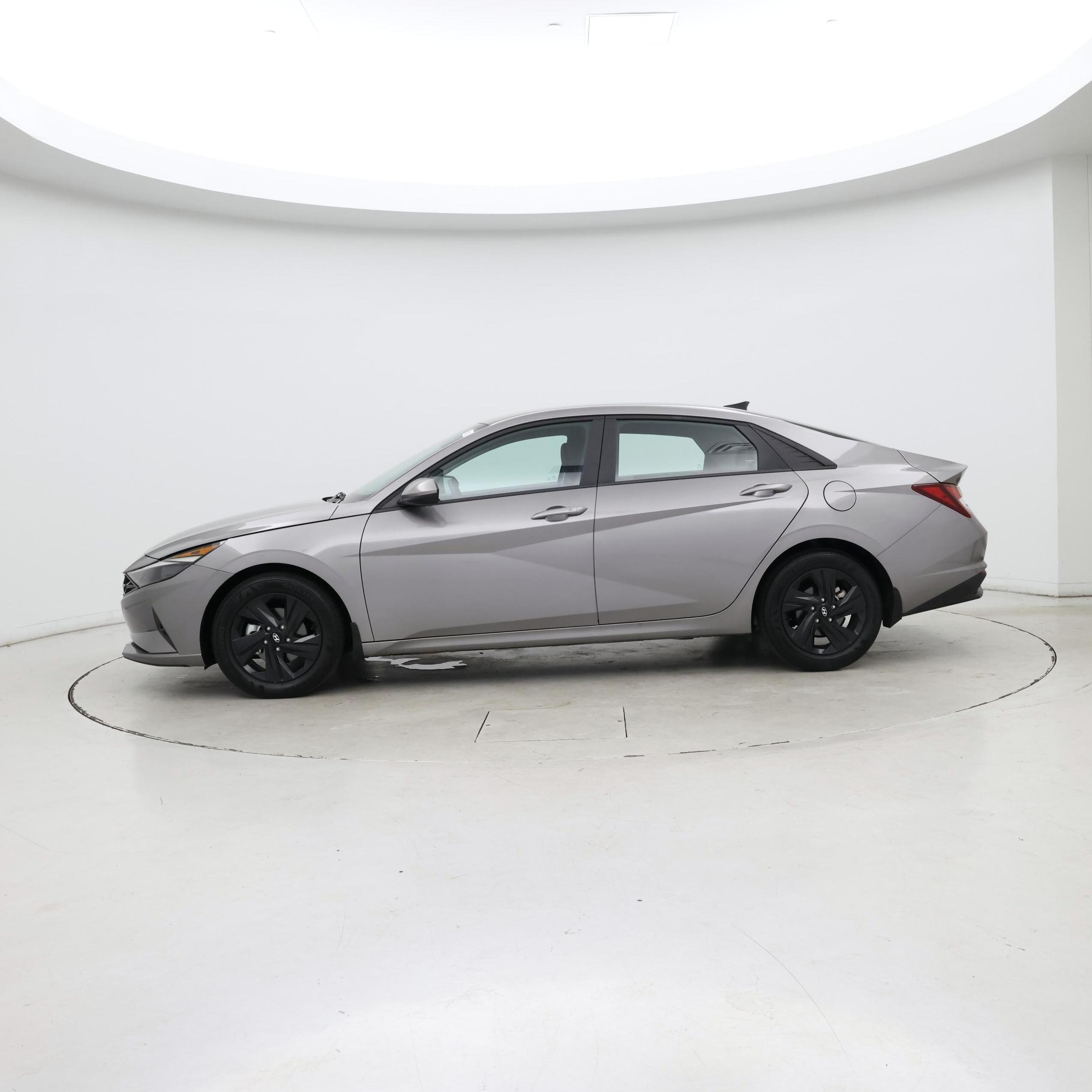 Thumbnail: 2023 Hyundai Elantra - 3