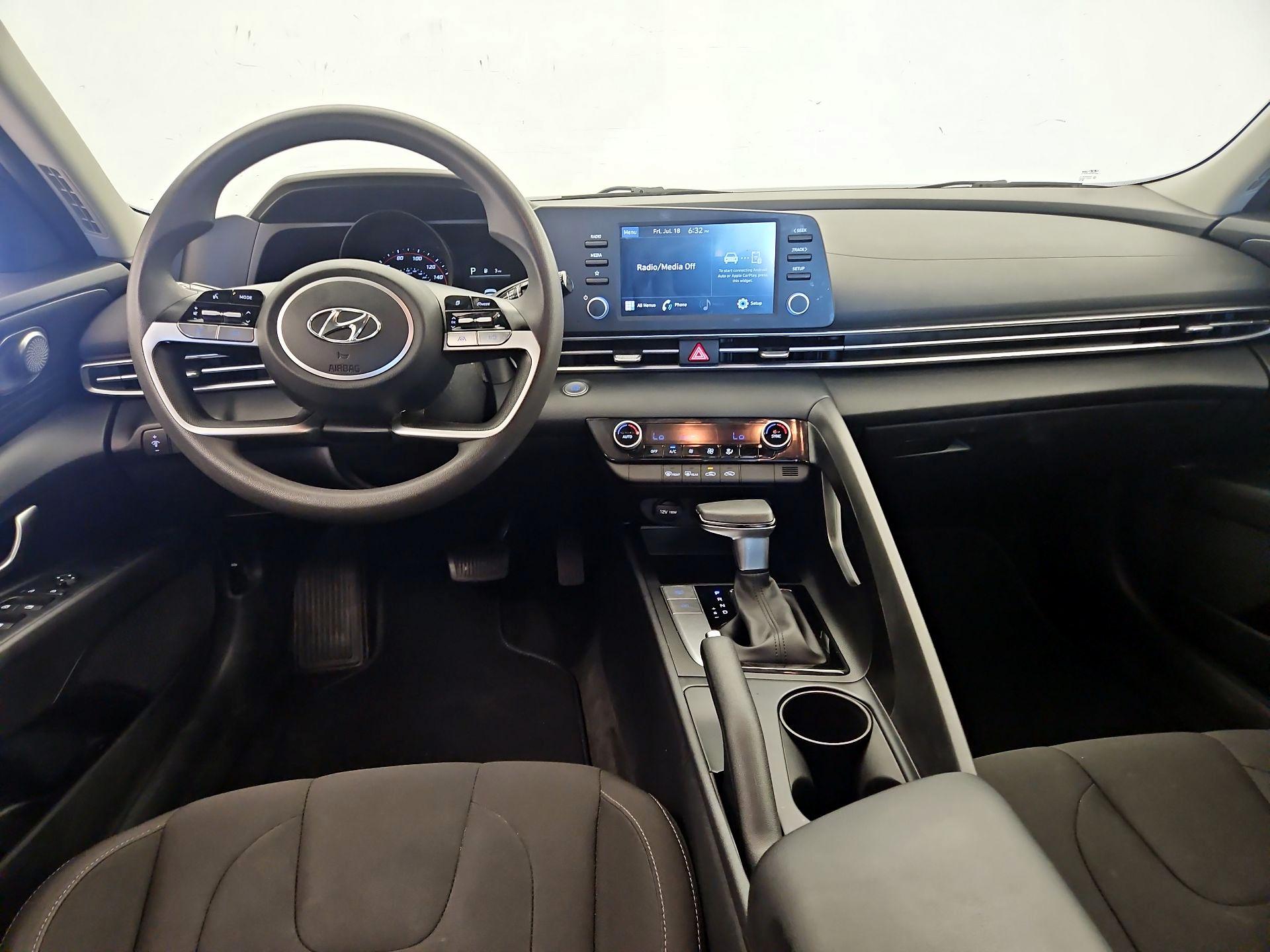 Thumbnail: 2022 Hyundai Elantra - 9
