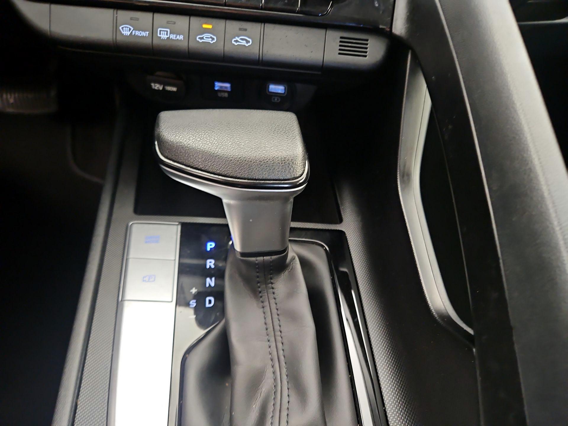 Thumbnail: 2022 Hyundai Elantra - 18