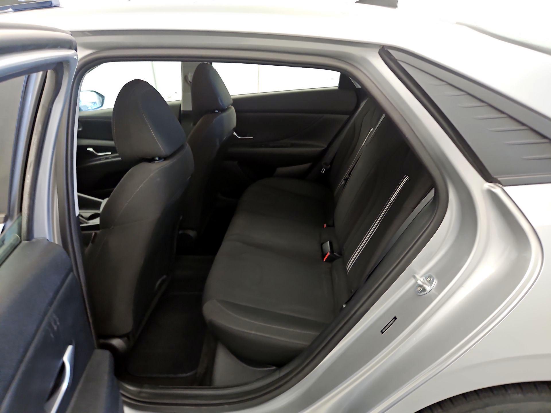 Thumbnail: 2022 Hyundai Elantra - 20