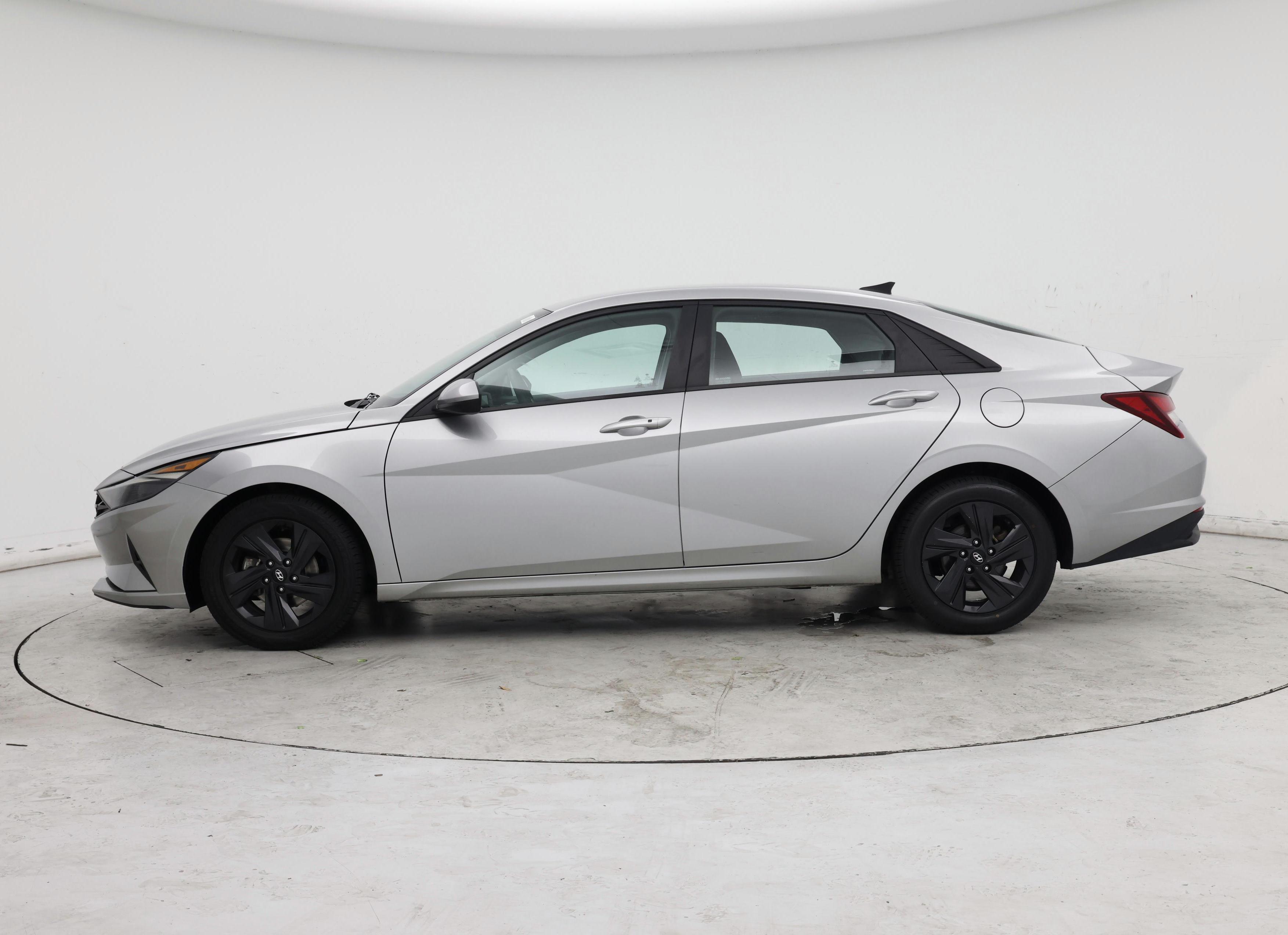 Thumbnail: 2022 Hyundai Elantra - 3