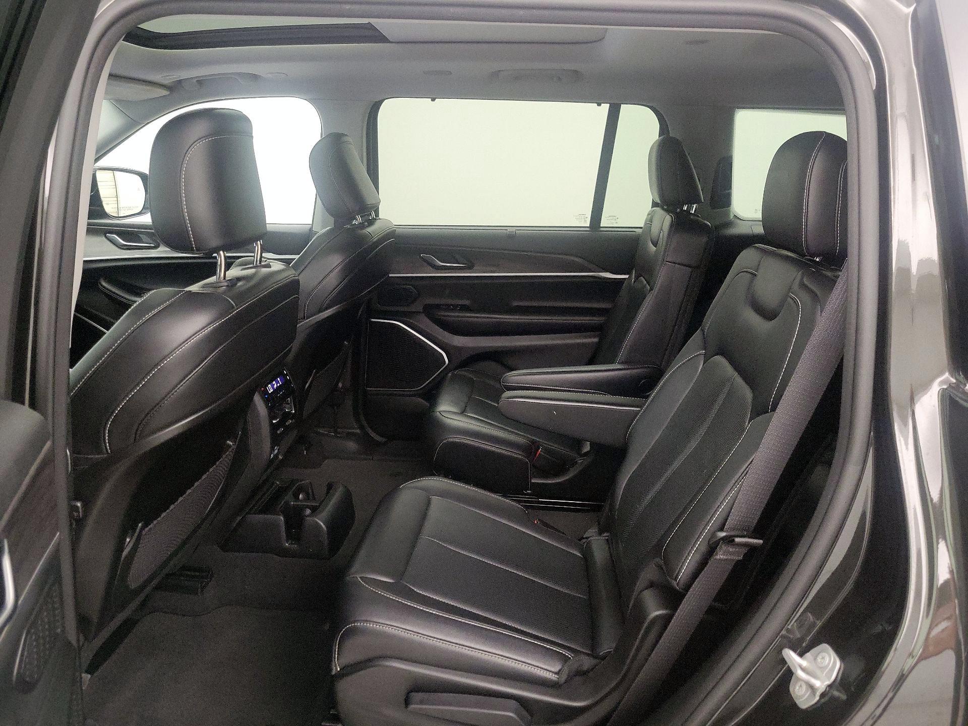 Thumbnail: 2022 Jeep Grand Cherokee L - 20