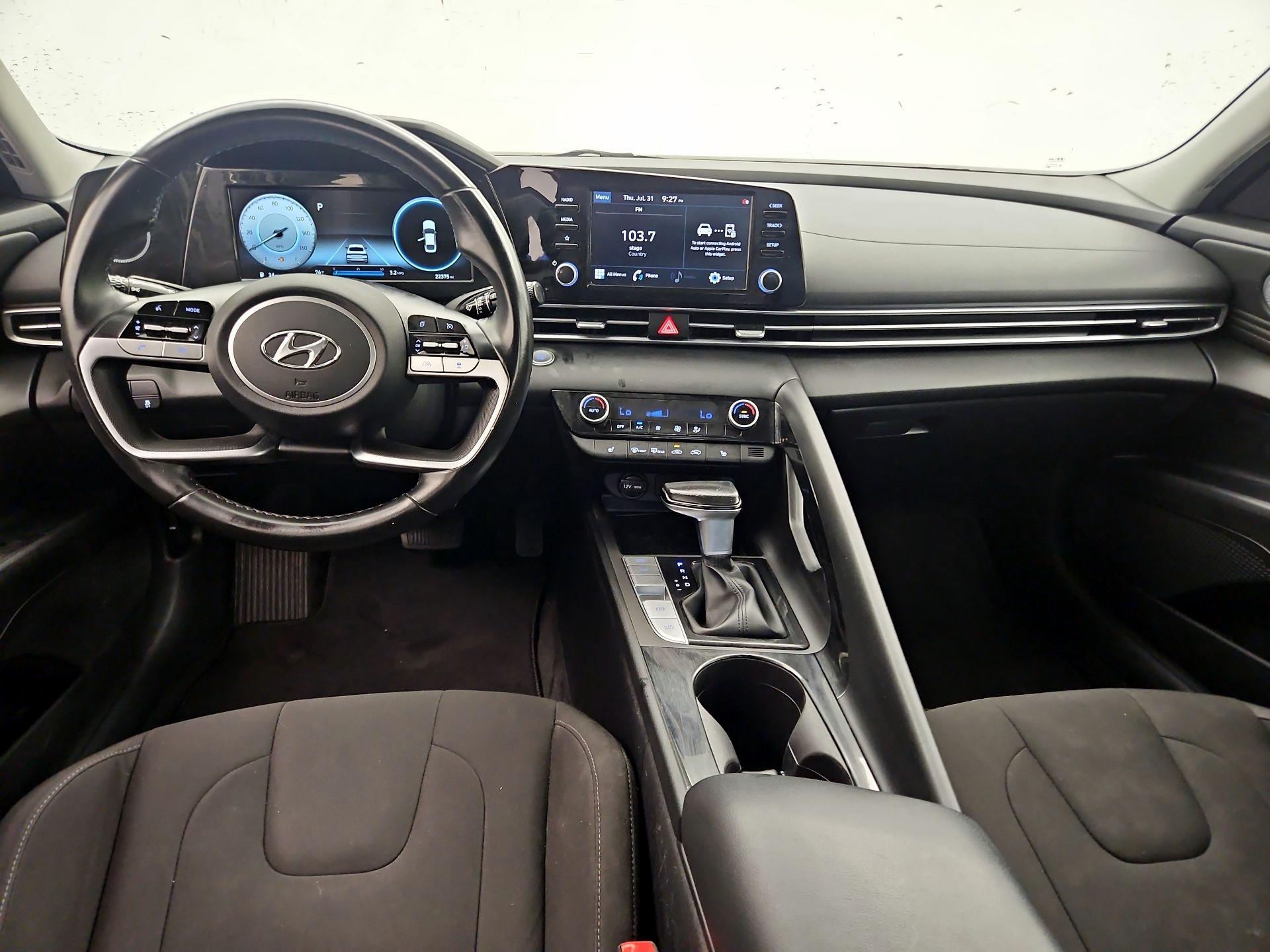Thumbnail: 2022 Hyundai Elantra - 9