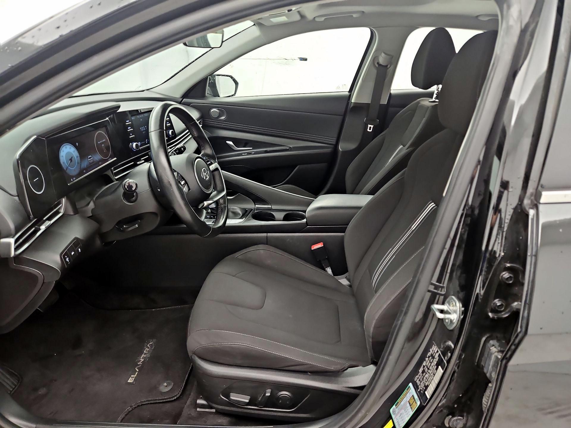 Thumbnail: 2022 Hyundai Elantra - 11